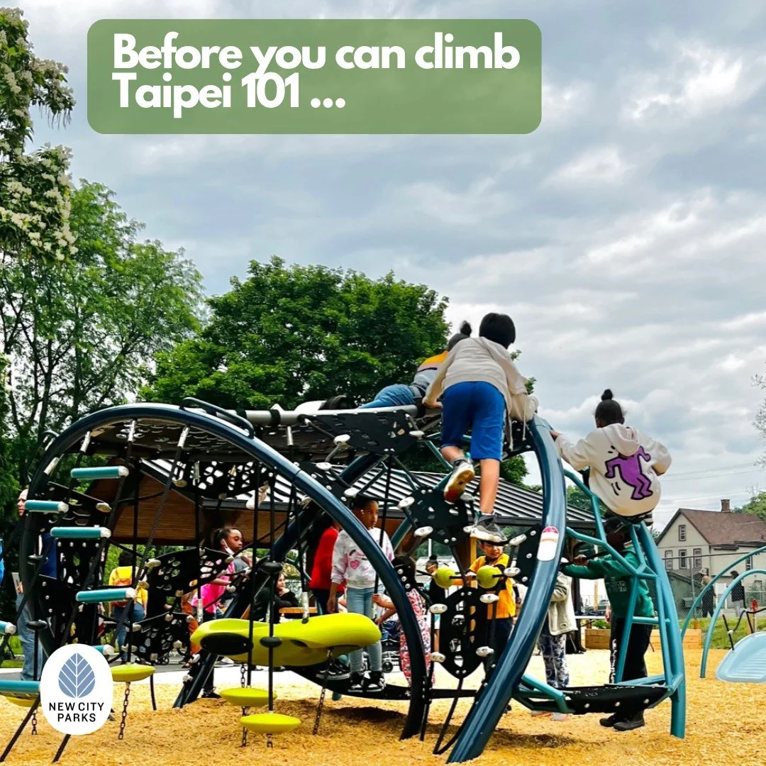 Climbing on play structures isn&rsquo;t just fun it&rsquo;s skill building! 🛝 Grip strength, balance, coordination, and problem-solving all develop when kids climb, hang, and move through climbing equipment. 💪 Those same motor pathways are what cli