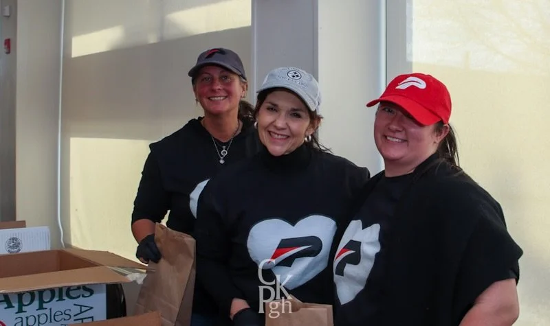 THANK YOU to the team from @precisioncopyproducts who volunteered their time to help us out this afternoon!☺️

#ckpgh #ckpvolunteers #communitymeals #pghnonprofit #nonprofitsofinstagram #pittsburgh