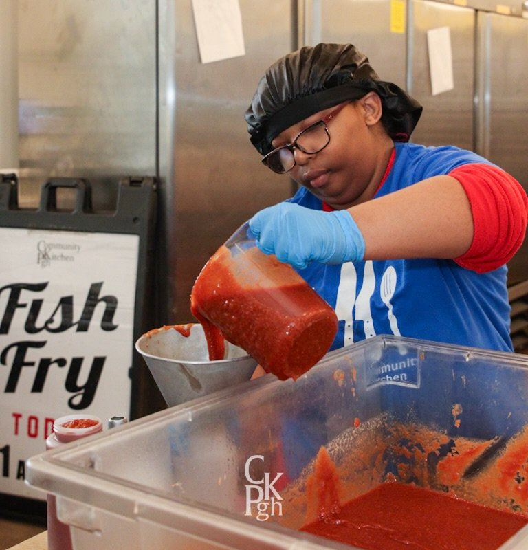 A little sneak peek in the CKPgh Kitchen: This morning, our volunteers from @tillotsonschool helped us with FISH FRY PREP by portioning out our housemade cocktails sauce. 

Sydni let us snap photos of her filling the sauce bottles so her classmates c
