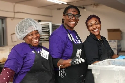 We wanted to share a little sneak peek into what was going on in the building this morning:
1) Dorothy (Class 117), Ms. Dee (Class 117), and Askia (TJO) were prepping the fish for our FINAL FISH FRY.
2) Liam was one of the students helping Chef @_mis