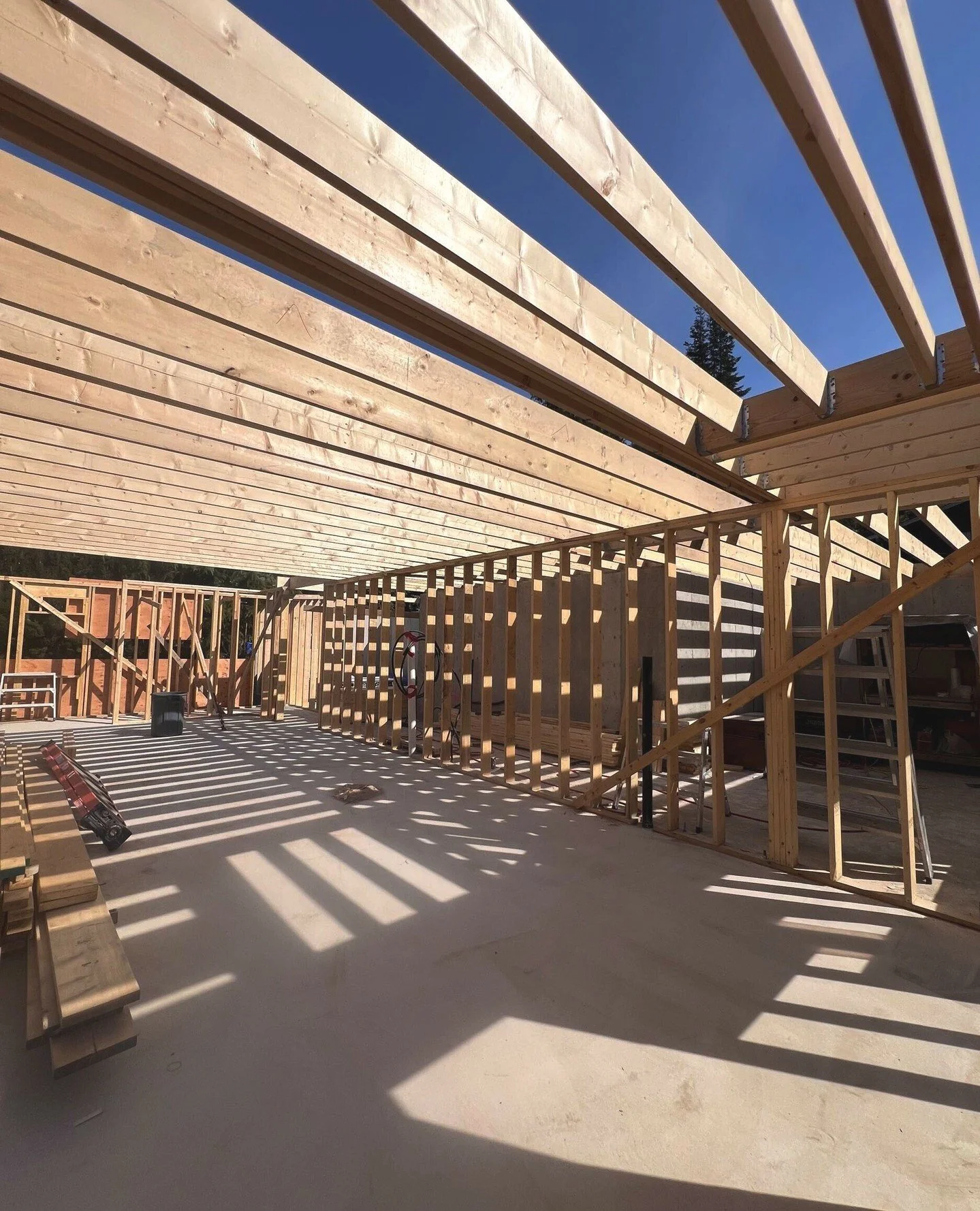 For homeowners, the building process is focused on the destination.  The finished home, the move in date - that's what matters most.⁠
⁠
For builders, the journey is everything. Steady progress, consistent communication, smooth transitions, meeting ta