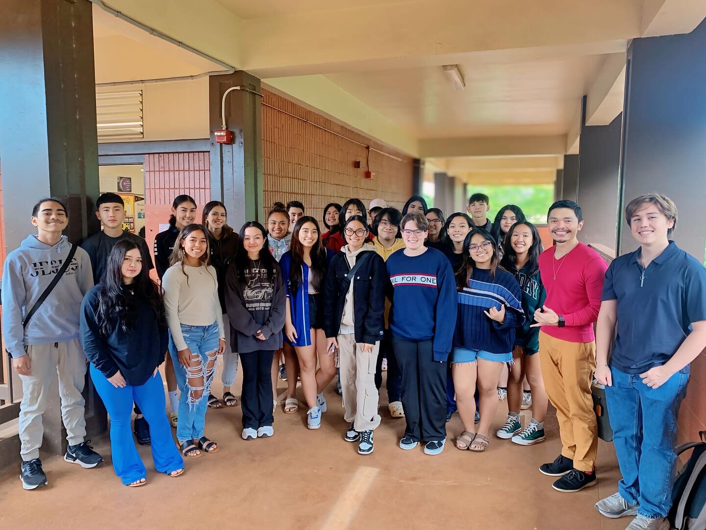 ⁠
Congrats to Pearl City High School for being leaders in online safety and education for their students!⁠
⁠
Chaz Mihara of CTL and OER&rsquo;s Constancio Paranal and Reyn Wilson held a session on how to spot and avoid online scammers. Cyber thieves 