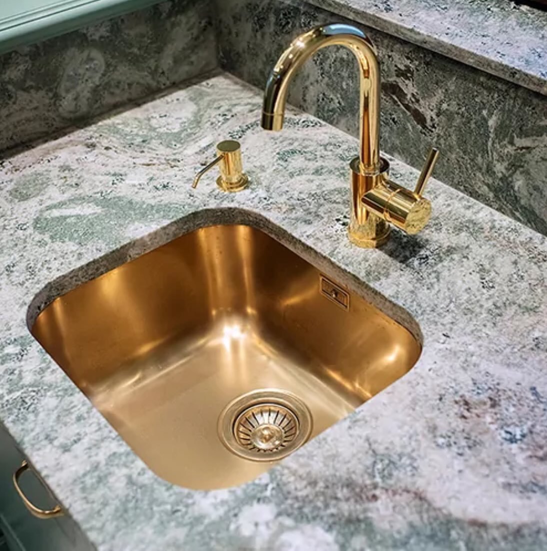 Eksklusiv marmor - Kolm&aring;rden - 🤩🤩🤩