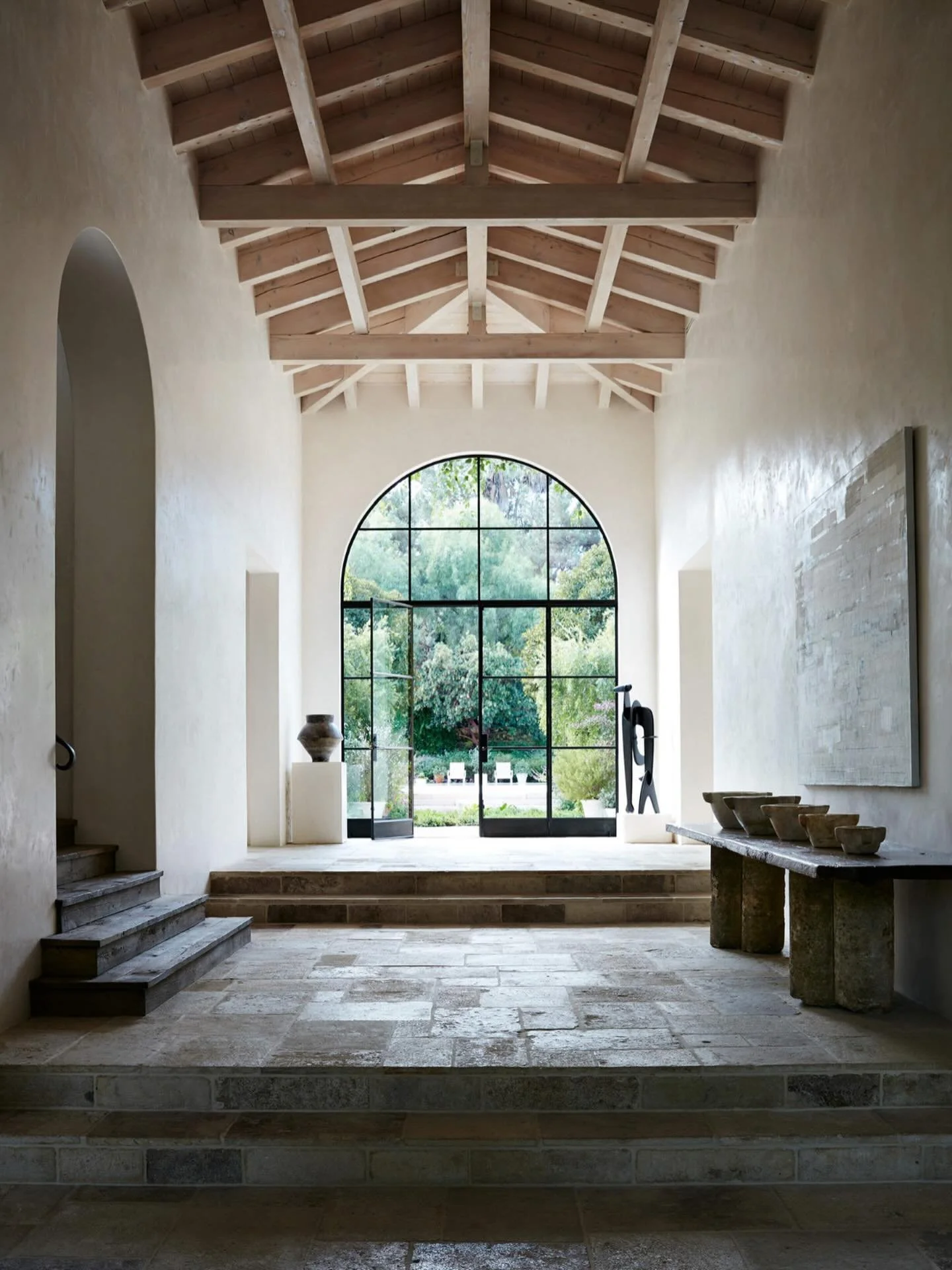 Natursten - s&aring; l&aelig;kkert et materiale at g&aring; p&aring; - vores udbud af natursten vokser og vi kan i dag tilbyde et hav af b&aring;de fransk og svensk natursten. Se mere p&aring; hjemmesiden, link i bio