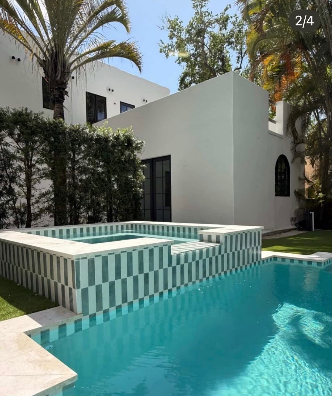Fancy a dip in the pool? 🏊🏻 this is Greenland tiles in 2 colors from @duneceramica #pooltiles #pollkakel #poolfliser