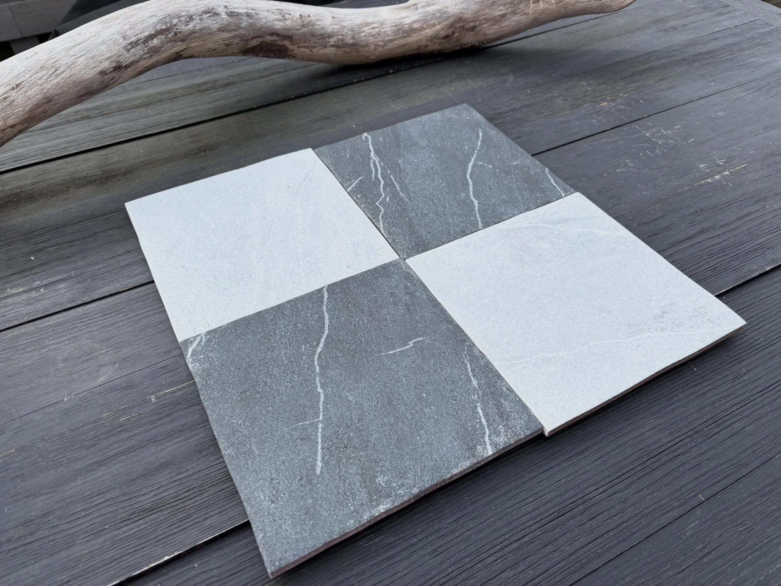 Chesspattern made of Oldstone from @laplatera_ceramica. Do you prefer classic black/white or is beige/white more you? #tiles #schackrutig #skaktern #flier #klinker