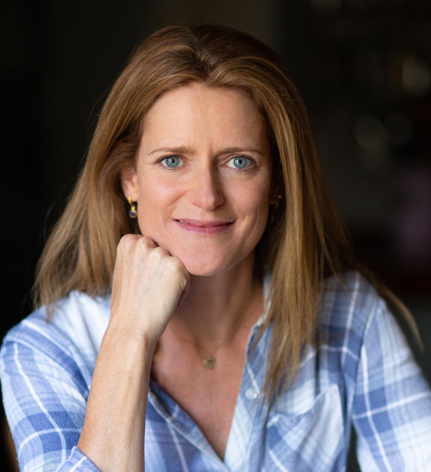 In Autumn, I had the great pleasure of photographing the lovely Carrie Sellon @carriesellon who asked me to take her Author Headshot for her debut children&rsquo;s novel, Pizza Pete and the Perilous Potions. 

We spent a lovely morning together on ou