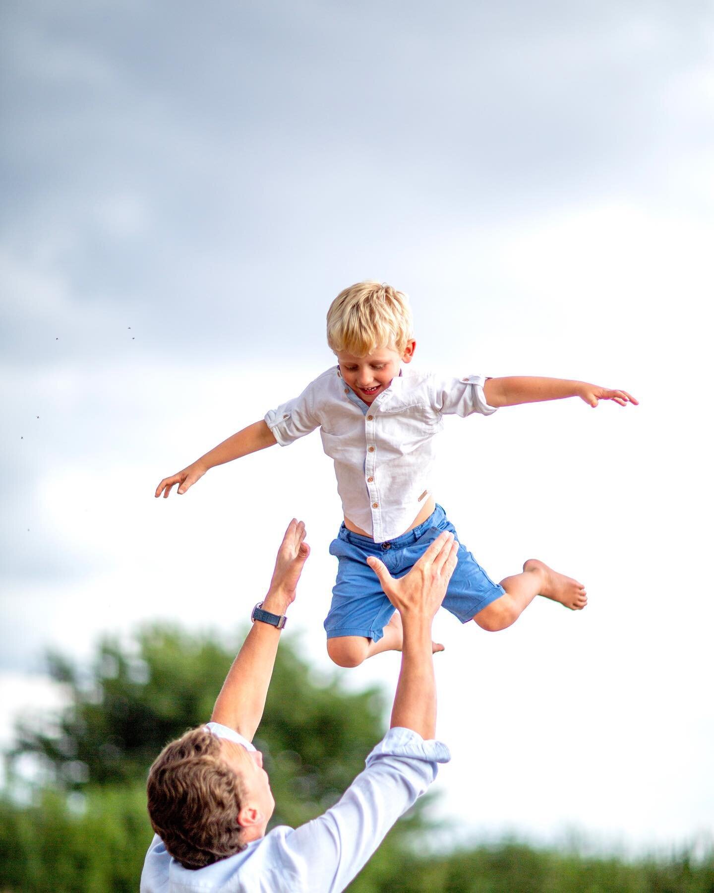 Airborne! 🚀 Look at the delight on little Kits&rsquo; face! 

I love to photograph these moments and pause them in time for my clients. 

#clairebarlowphotography 
#hampshirephotographer 
#hampshiremums 
#londonphotographer #swlondonphotographer #wi