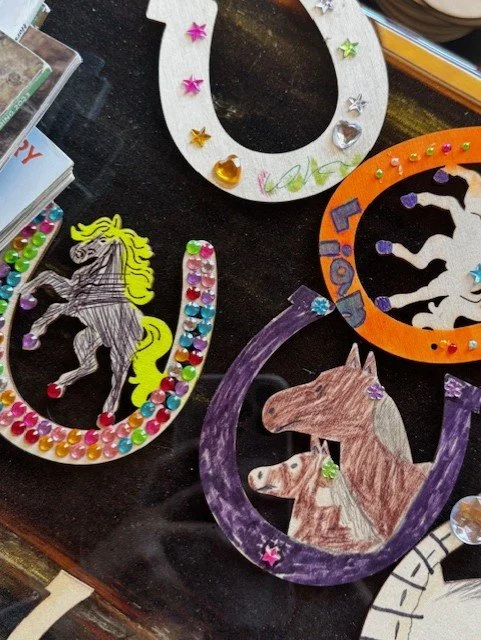 campers craft colored horseshoes.jpeg