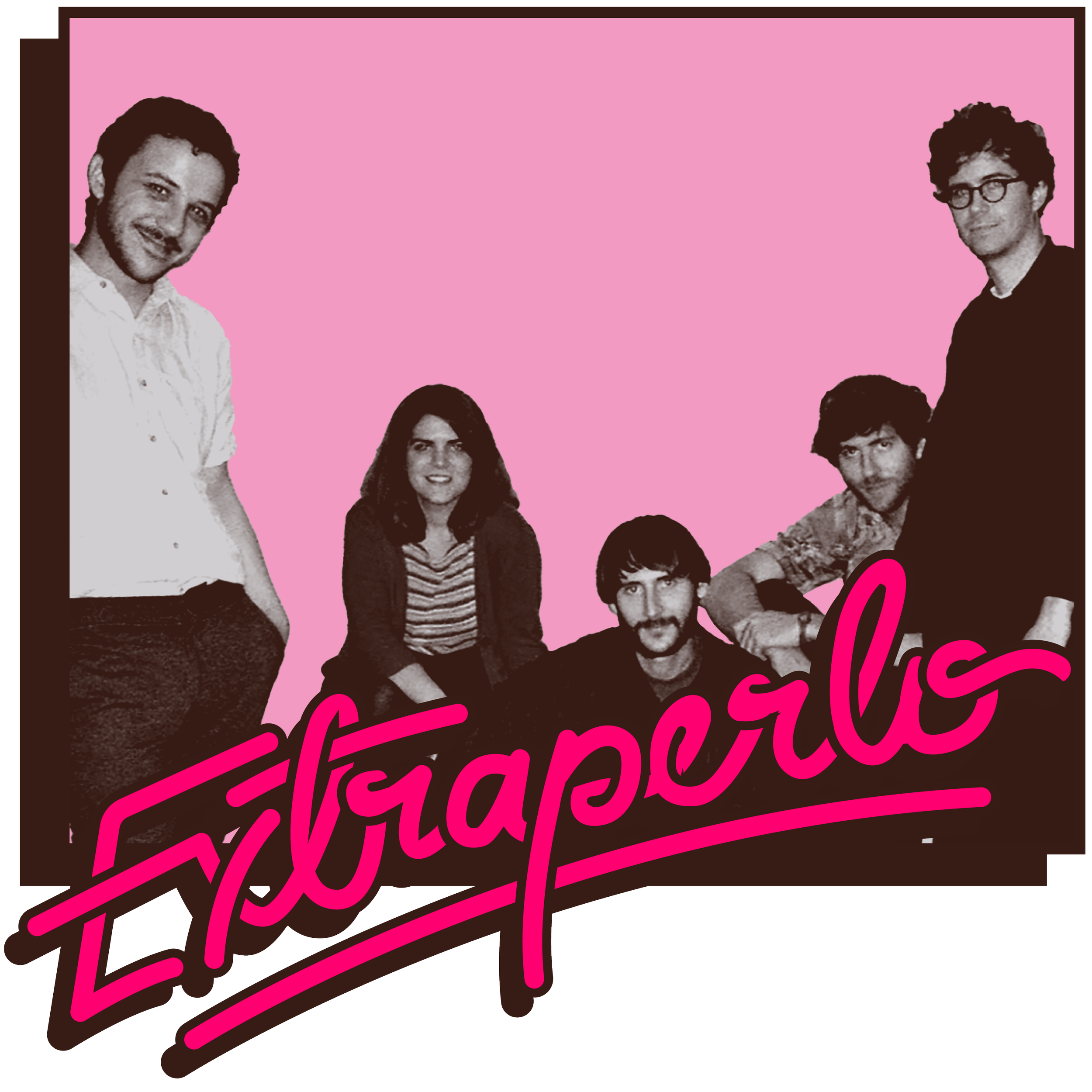 Grupo de cinco personas en un fondo rosa con la palabra 'Fábregas' en letras rosas de estilo script al frente