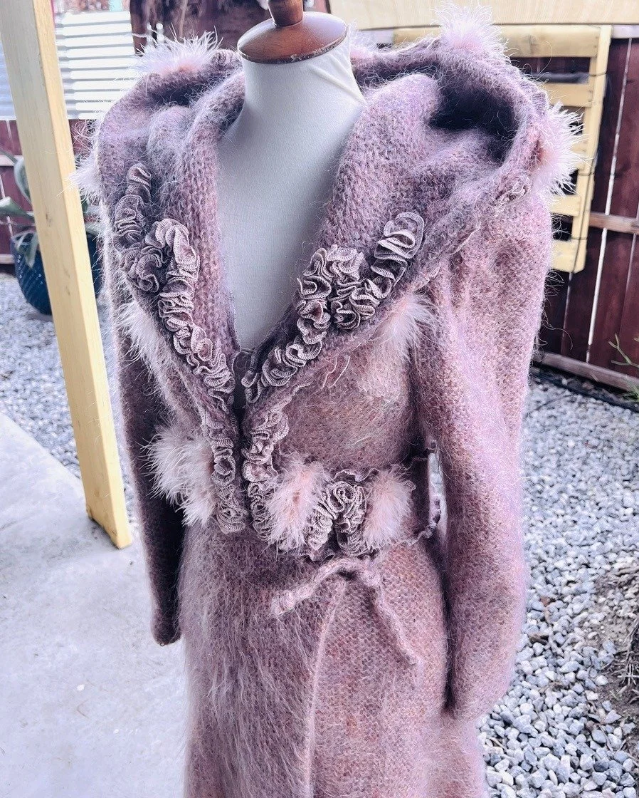 Saturday, January 24th, @grape.frog will be setting up with us for our Phoenix show! They'll be bringing a curated selection of their handpicked vintage clothing, with something for everyone 🌈 Details 👉

🗓️ Saturday 1/24/26 - ONE DAY ONLY
📍 Phoen