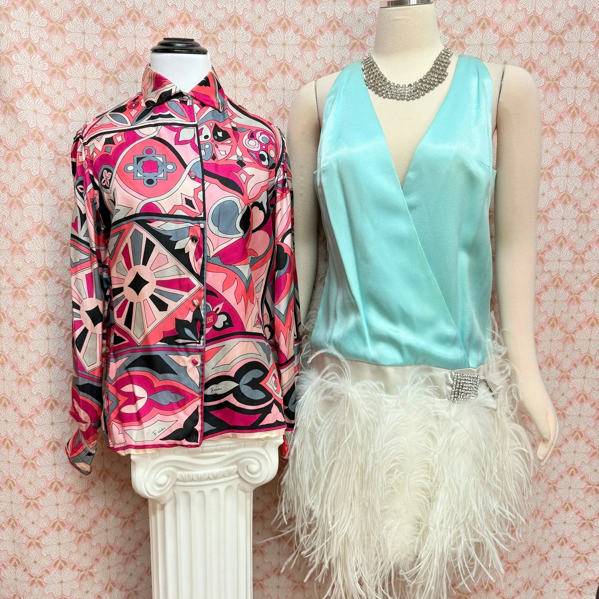 @kittyvintageboutique will be joining us next Saturday, January 24th for our Phoenix show, and we can't wait! Kitty Vintage Boutique will be offering a wide selection of vintage items from the 1920's - 1980's, featuring everything from beaded bags an