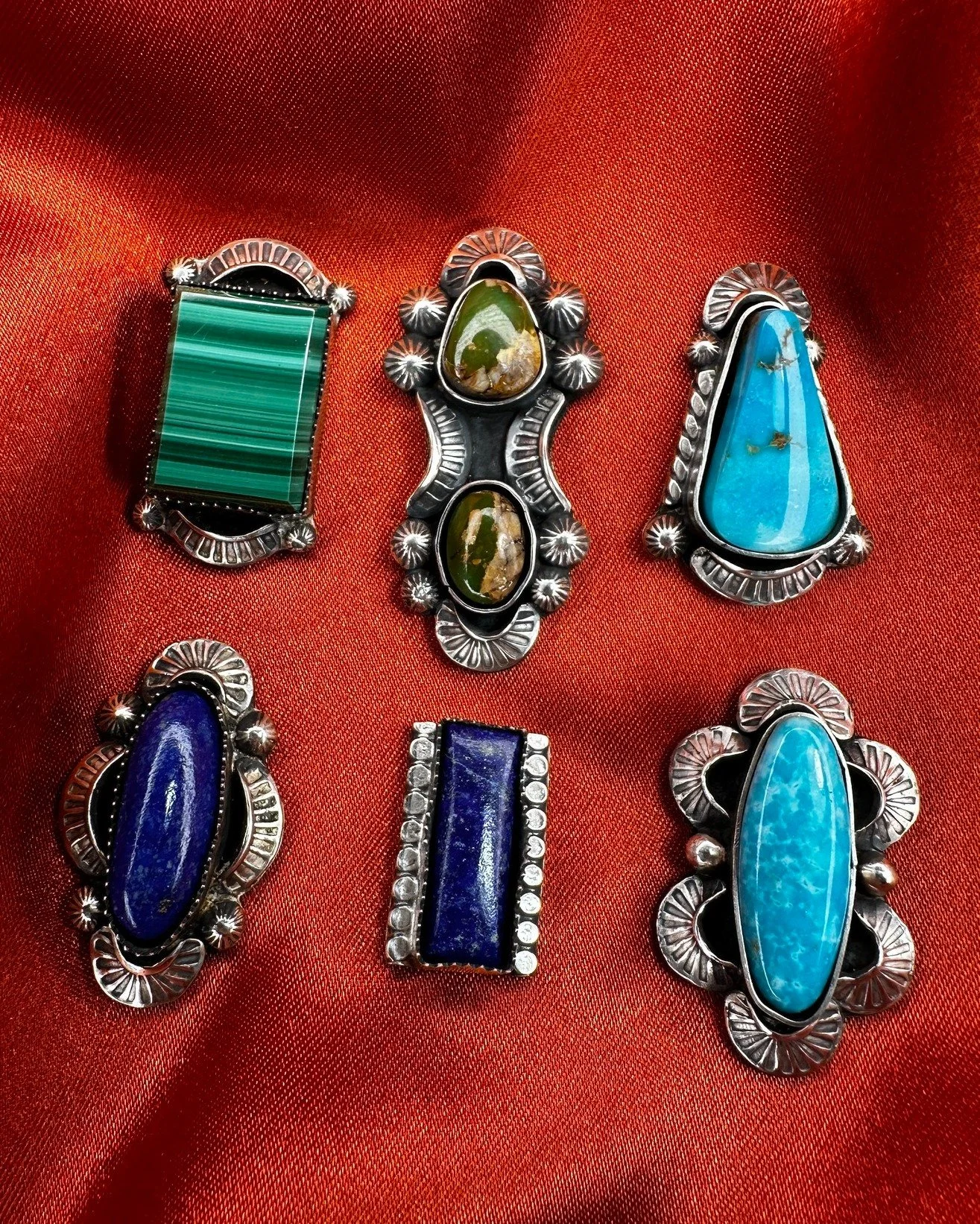 Next Saturday, January 24th, @saguaroblossomjewels will be setting up with us for our Phoenix show, where they'll be offering their incredible handcrafted jewelry; we can't wait for you to see what they have to offer! 💍 Details 👉

🗓️ Saturday 1/24