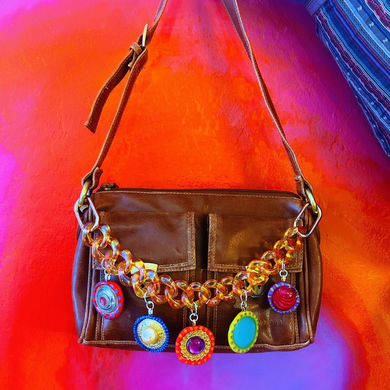 This Saturday, January 24th, @artdillo.eclectic will be bringing their creative, handmade accessories to our Phoenix show! Be sure to stop by their booth and check them out! 🌈 Details 👉

🗓️ Saturday 1/24/26 - ONE DAY ONLY
📍 Phoenix Convention Cen