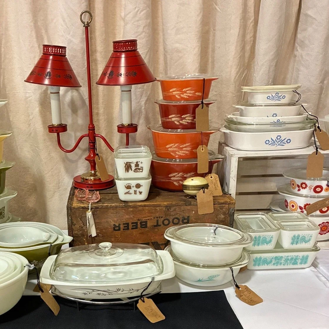 Are you on the hunt for vintage pyrex and home goods? Then you're in luck, because  @vintage.618 will be joining us NEXT SATURDAY, March 14th for our Dallas show, and we can't wait! 💫 Details 👉

🗓️ Saturday 3/14/26 - ONE DAY ONLY
📍 Centennial Hal