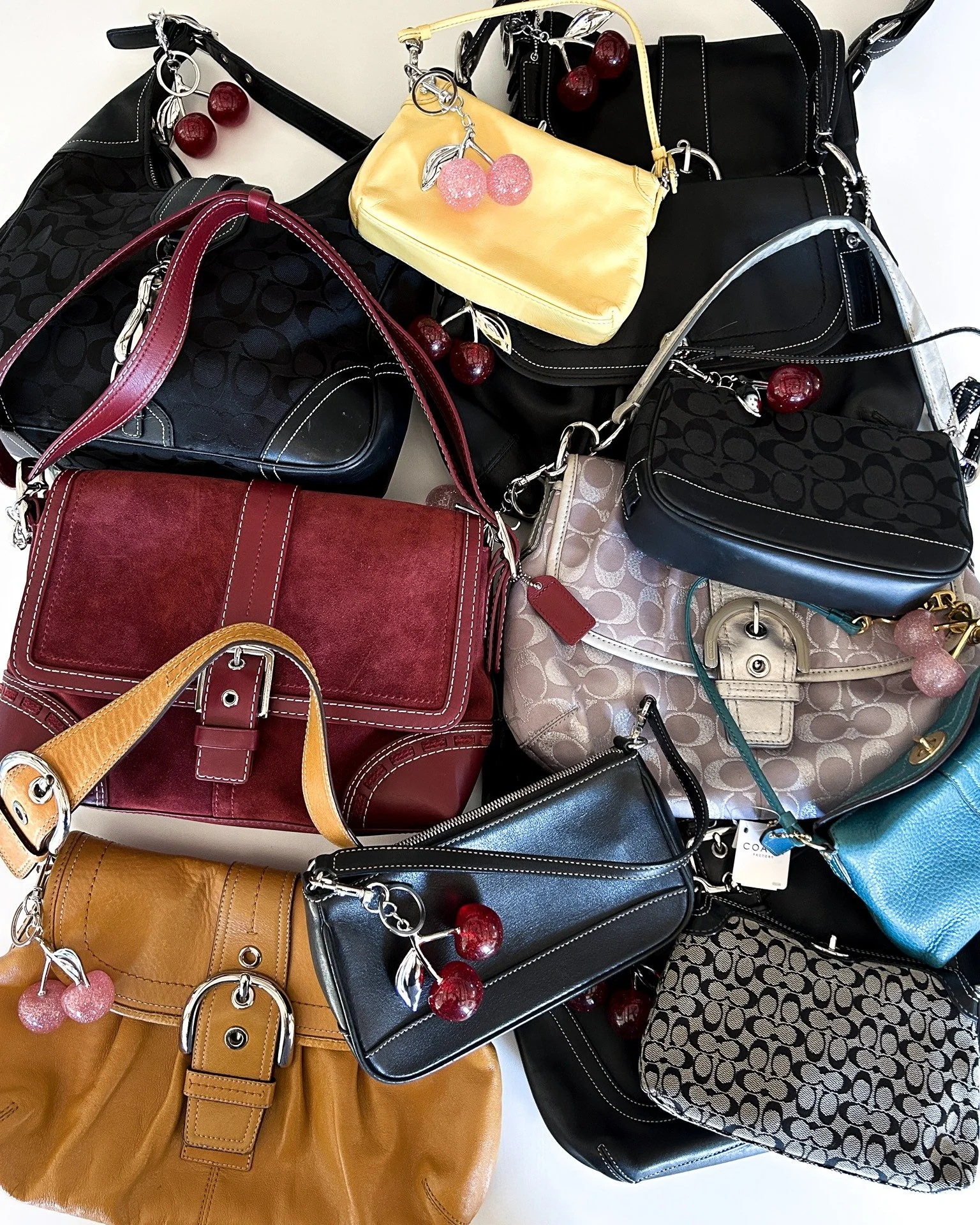 If you're searching for one of a kind statement pieces from the 60s to y2k, then look no further; @lovelandvintage will be setting up with us NEXT SATURDAY, March 14th for our Dallas show! We can't wait for you to see what they have to offer ✨ Detail