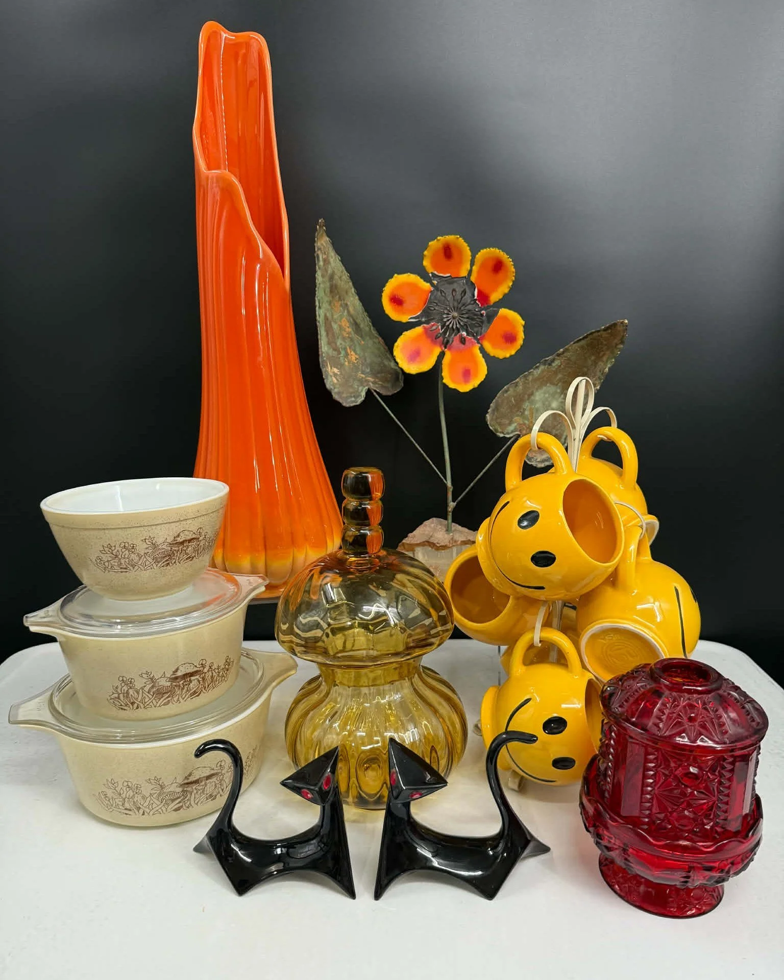 NW ARKANSAS! @anne.achronism will be joining us THIS SATURDAY, March 28th for our Rogers show! Anne Achronism is a vintage brand with a focused  specialty in quality mid-century clothing, glass, kitsch, flower power, barware, and more; you'll also fi