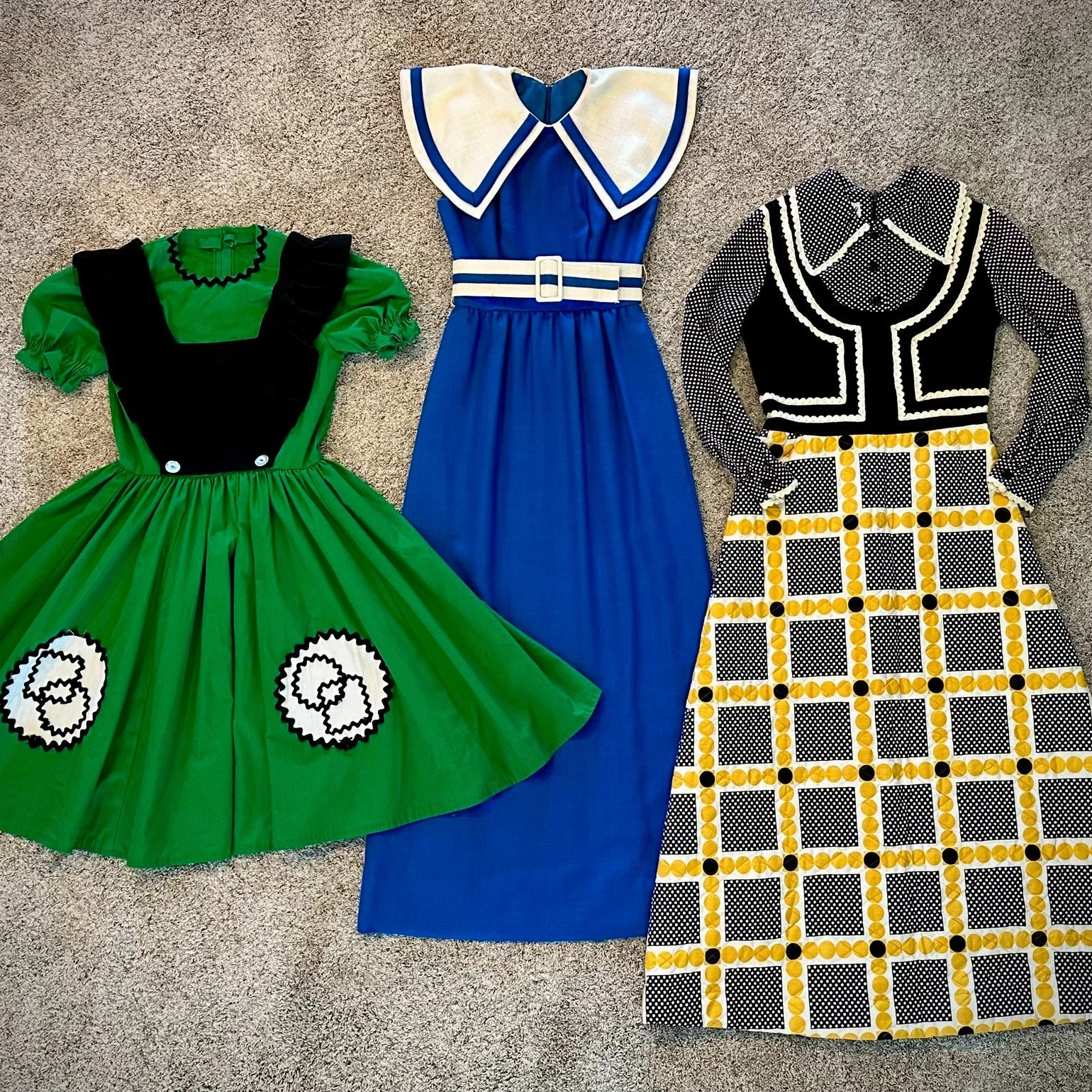 DES MOINES! We're so excited to have @okvintageshop joining us NEXT SATURDAY, April 4th for our Des Moines show! OK Vintage Shop specializes in handpicked vintage clothing; here's a sneak peek at some pieces you might find at the show! 💫 Details 👉
