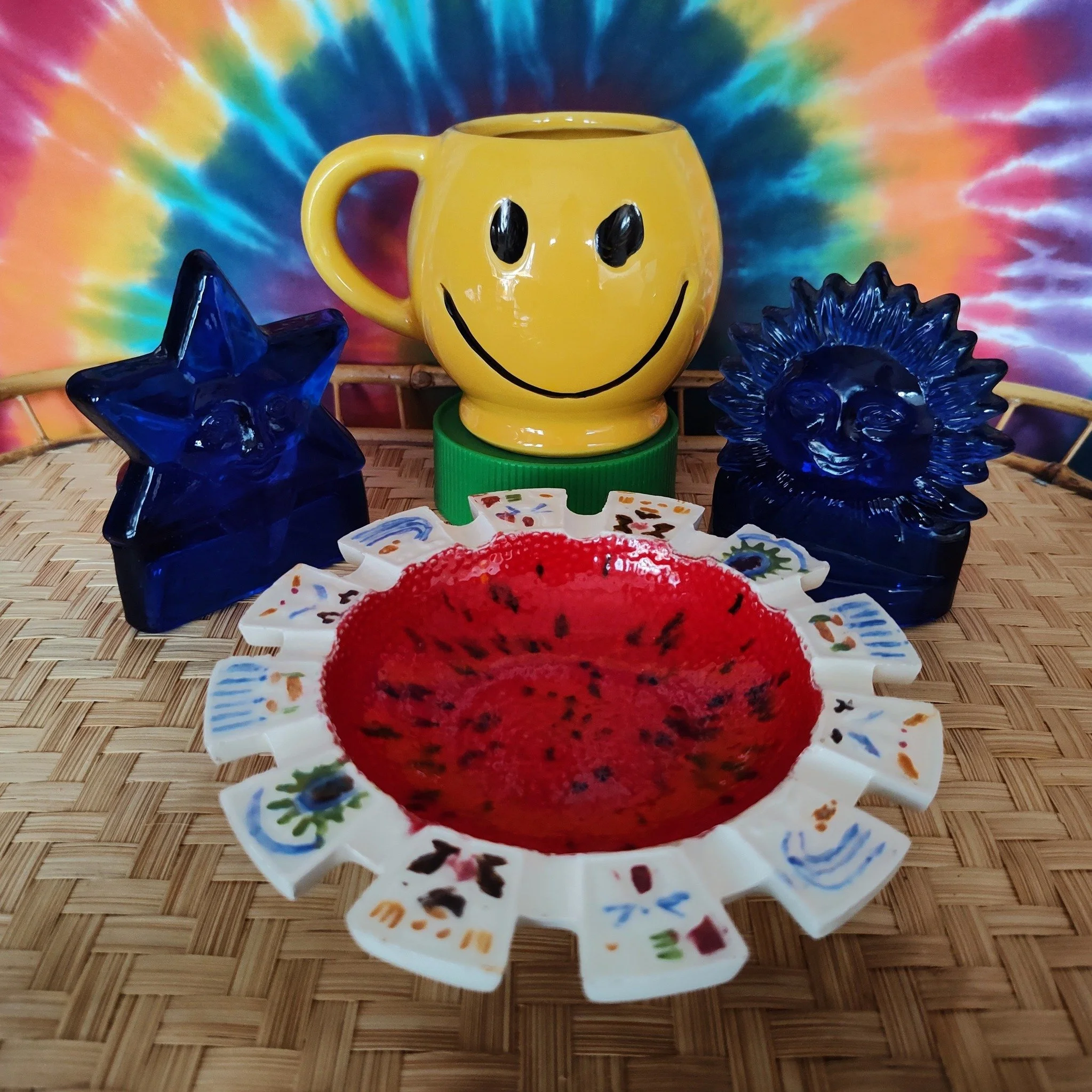 NWA! We're so excited to have @blueiguanavintageco joining us THIS SATURDAY, March 28th for our Rogers show! Blue Iguana is focused on curating a collection of the elegant &amp; eclectic vintage housewares, such as glassware with unique patterns, vib