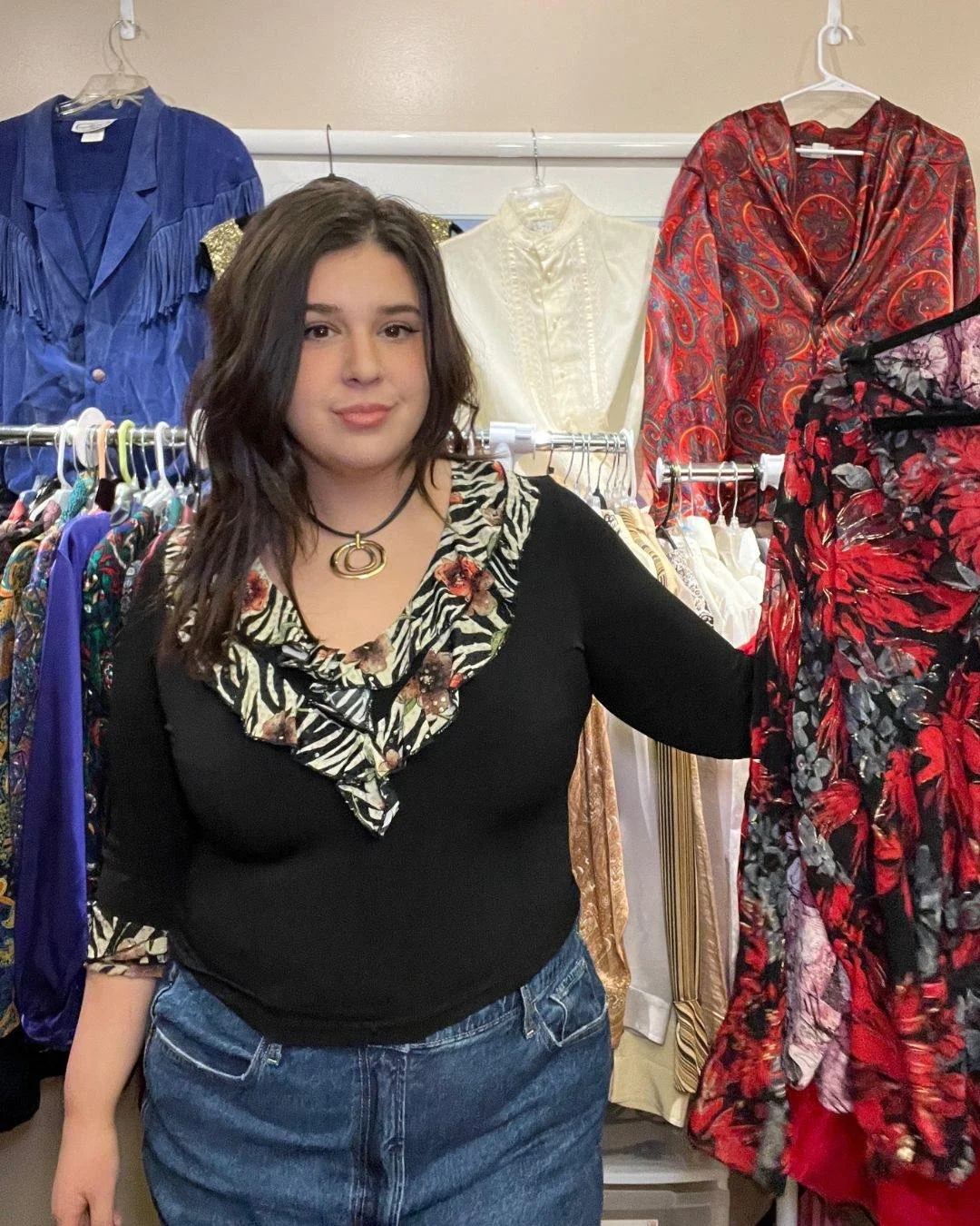 DES MOINES! We're so excited to have @chaotic.g00d setting up with us NEXT SATURDAY, April 4th for our Des Moines show! Chaotic Good sells affordable size inclusive vintage and Y2K clothing for all genders and identities; we can't wait for you to see