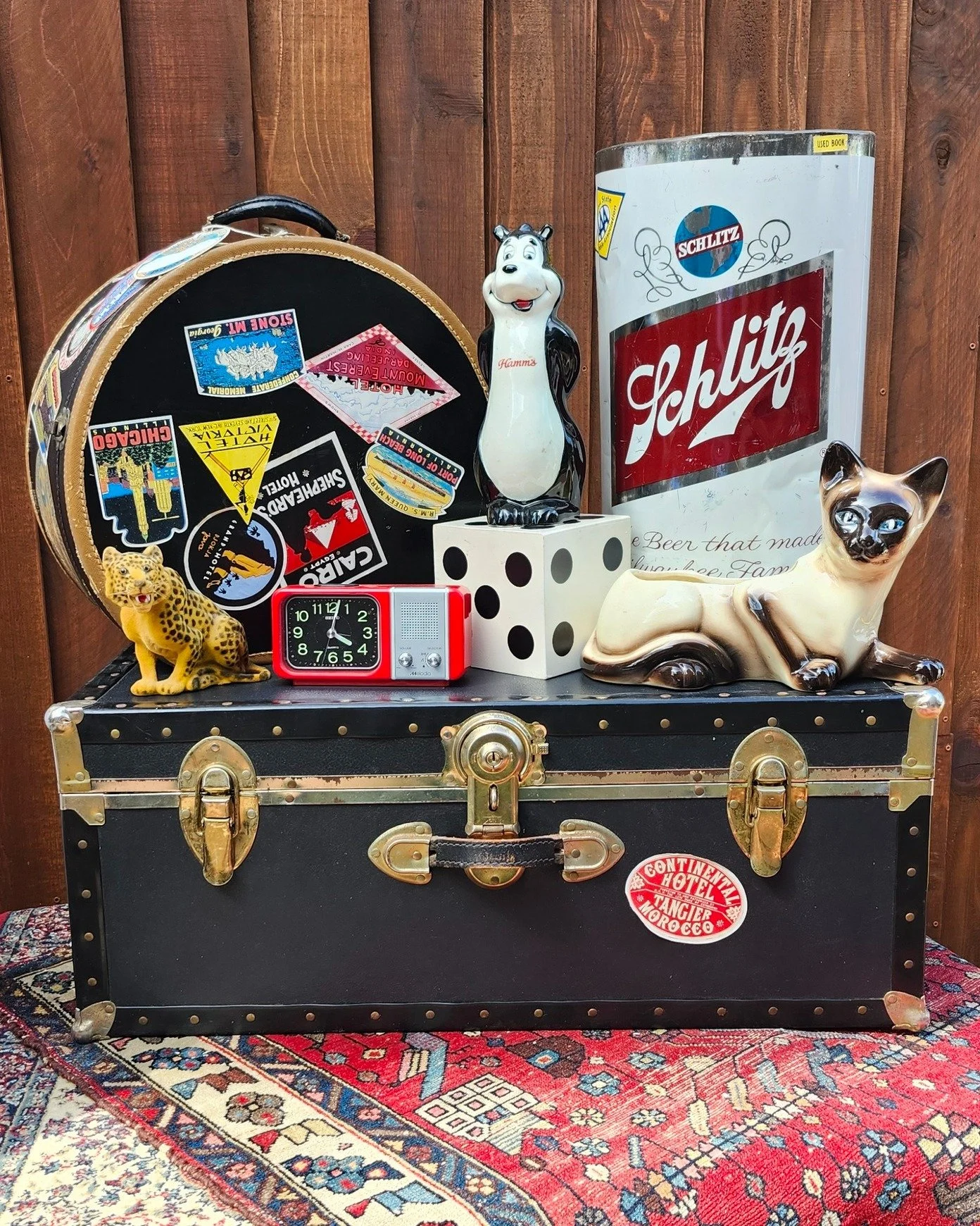 We're so excited to have @tunedoutvintage setting up with us THIS SATURDAY, April 18th for our San Mateo show! Tuned Out Vintage is a woman-owned small vintage curation shop that specializes in vintage home goods, decor, clothing, and jewelry ranging