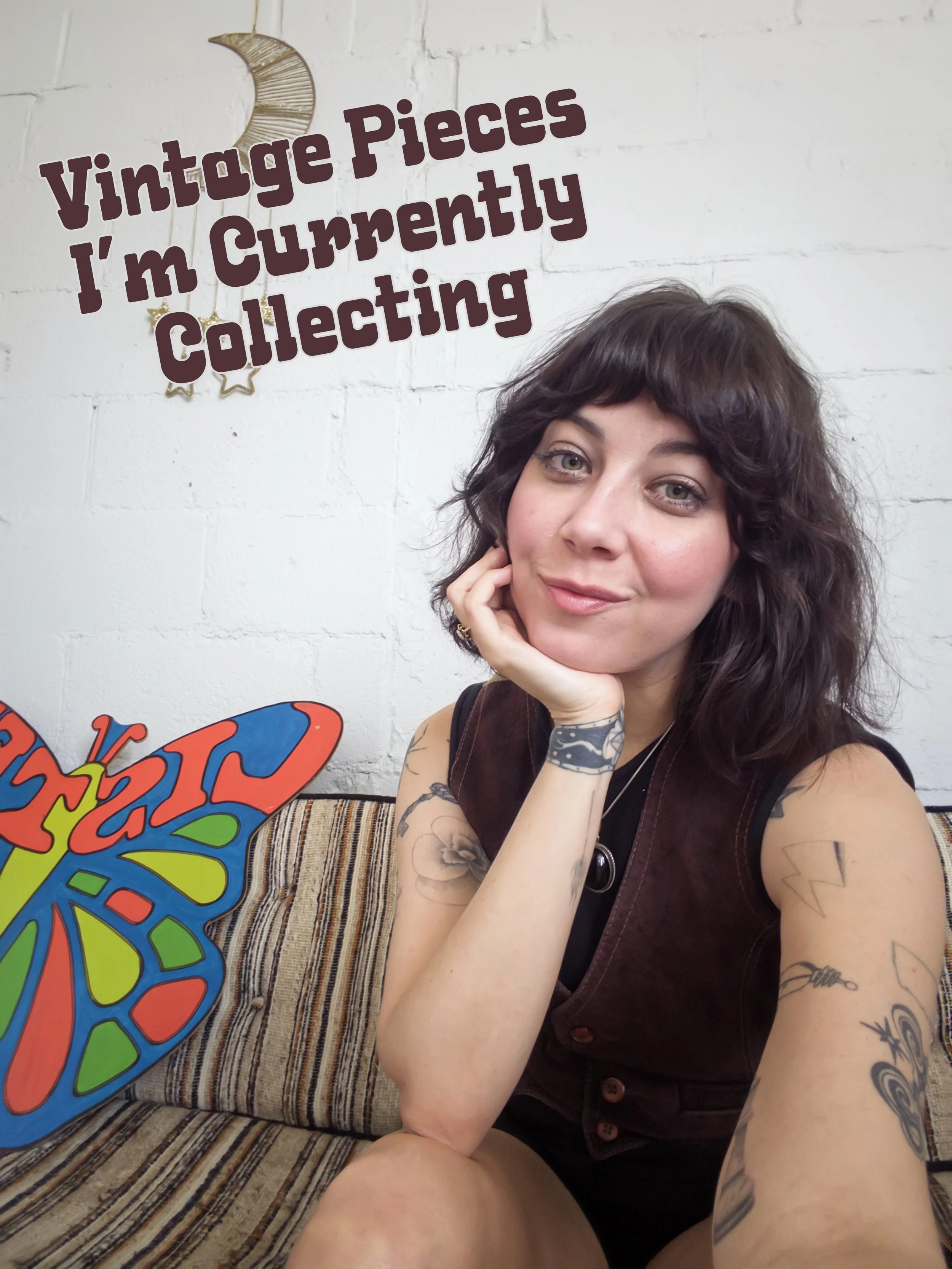 It seems like every vintage lover has some kind of obscure collection they hoard like dragons. 🐉 What kind of vintage do you collect? ✨