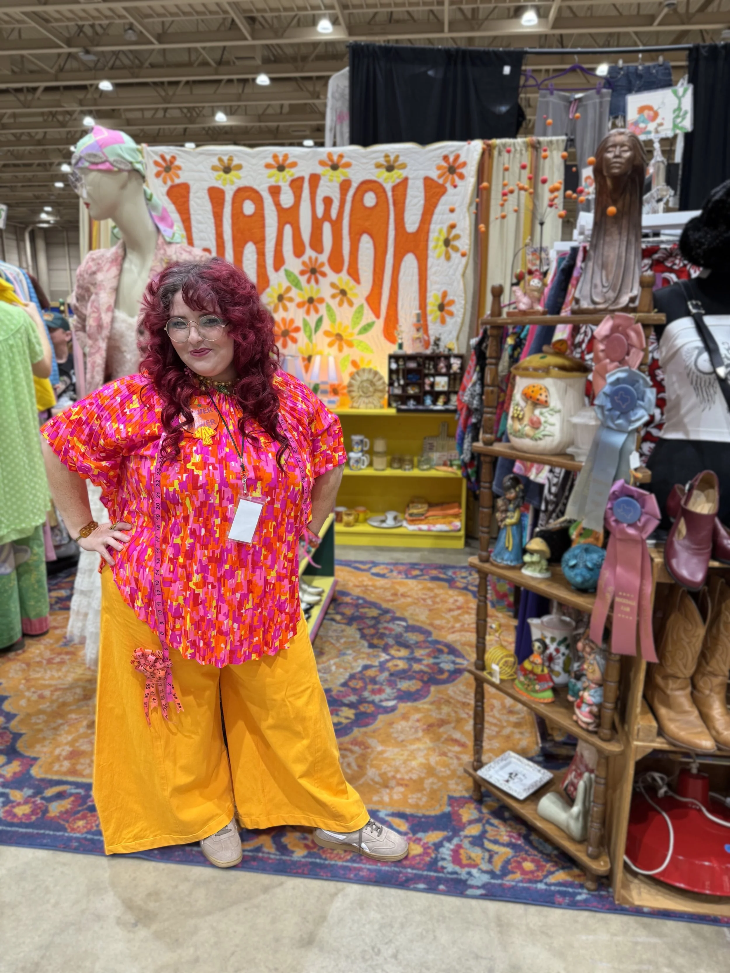 Outfits at Time Travelers Vintage Expo! ✨ Which look is your fav? 👀

If you&rsquo;re a fan of all things vintage, then don&rsquo;t miss out on Time Travelers Vintage Expo in your city this year! 👉

UPCOMING DATES:
⭐️ 6/20 - Tulsa, OK
🪐 6/27 - Minn