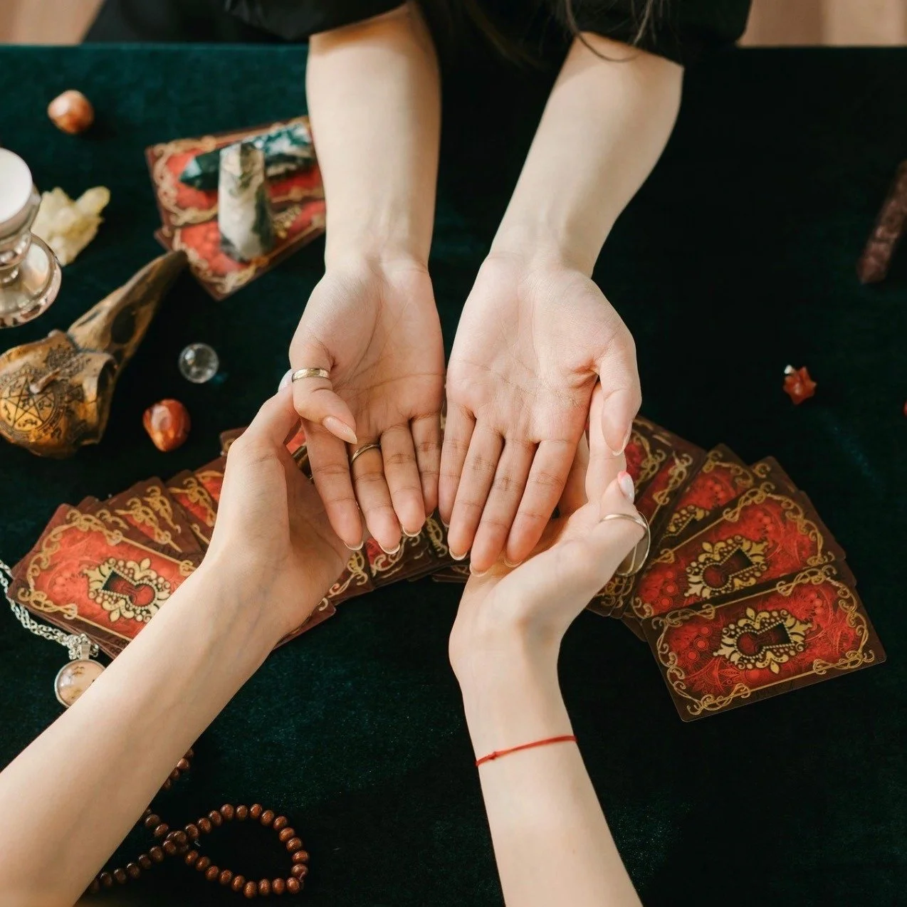 TULSA! Be sure to check out some of the fun experiences that will be featured at our Tulsa show next Saturday! 🌞 Details 👉

✋ Palmistry by The Spirit Twins
✍️ Meet &amp; Greet with @tamierinofficialpippi - from the 1988 Pippi Longstocking film
🔮 O