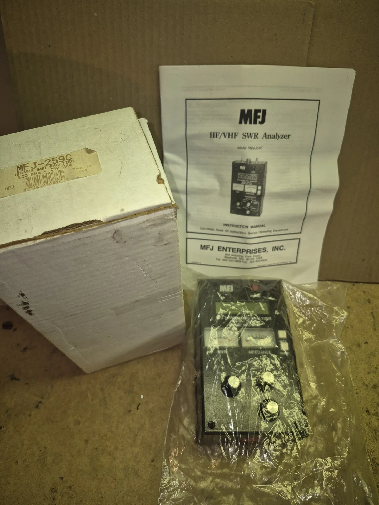 MFJ-259C HF/VHF SWR Analyzer