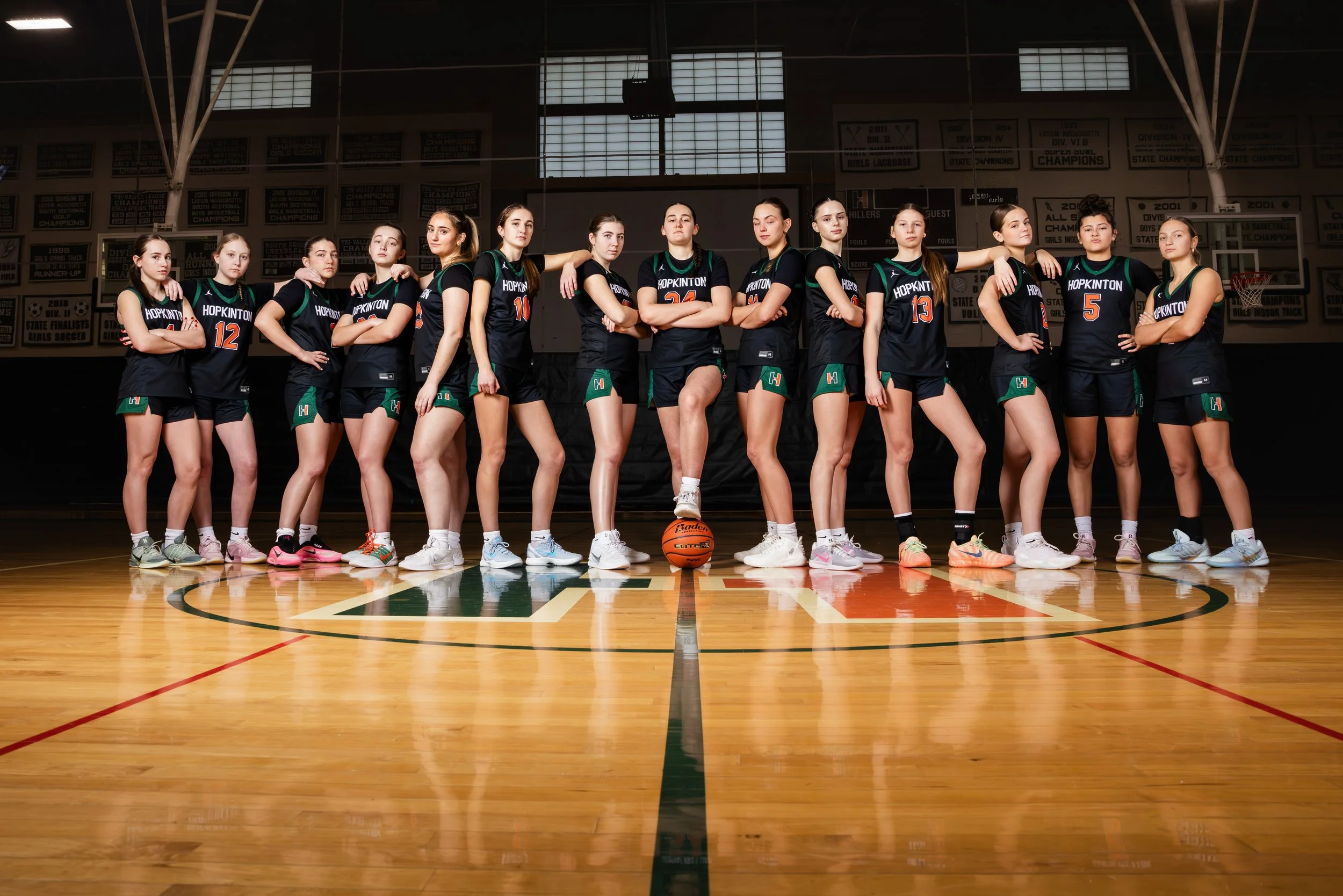 HHSVGBasketball2526MediaDayTriciaLaCasciaPhotography123025482A8345029Team.jpg