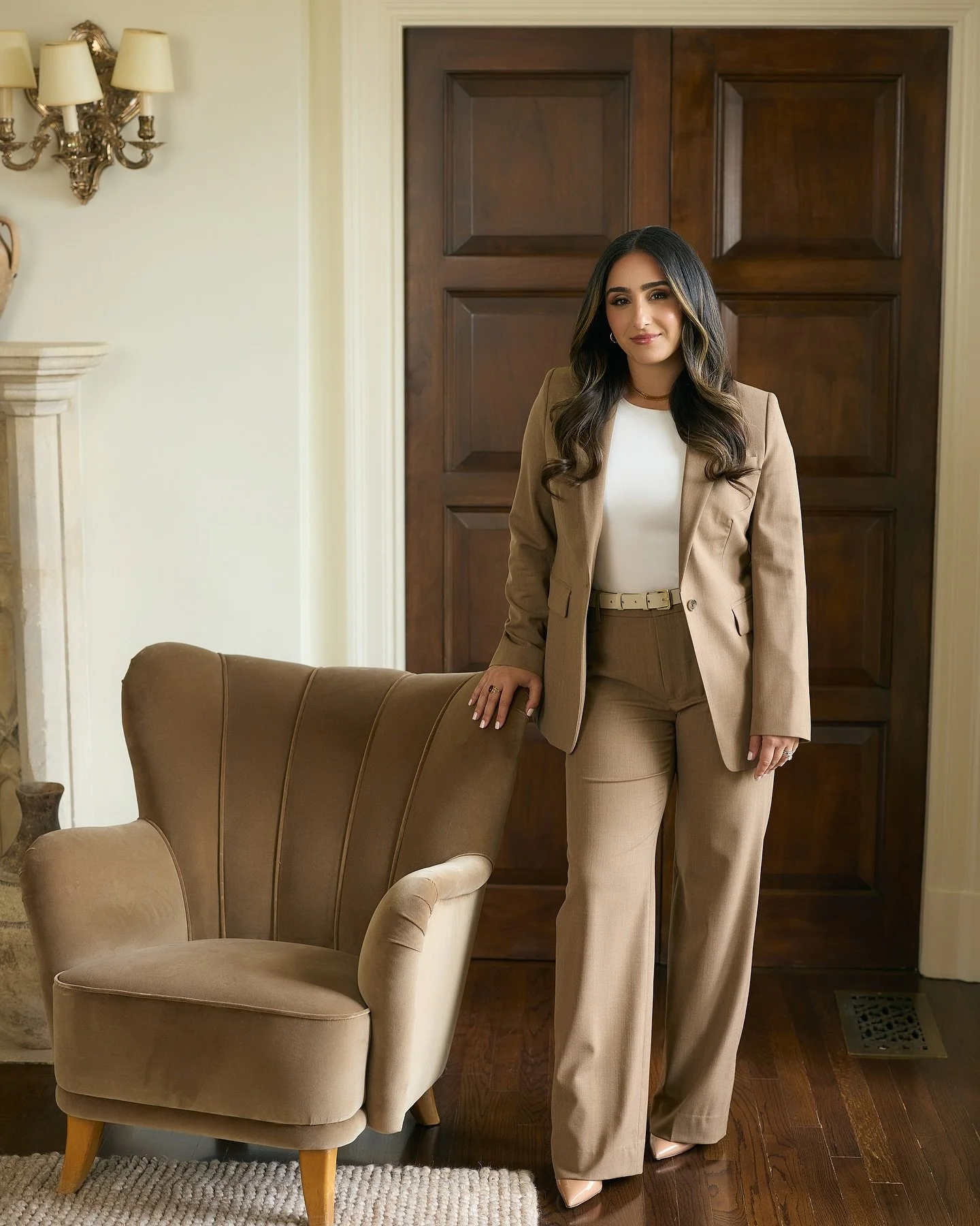 I just realized&hellip; I haven&rsquo;t formally introduced myself here!💁🏻&zwj;♀️
Hi 👋 I&rsquo;m Taraneh Jafari &mdash; a Los Angeles-based real estate agent with a passion for character-filled homes, neighborhood charm, and helping my clients nav