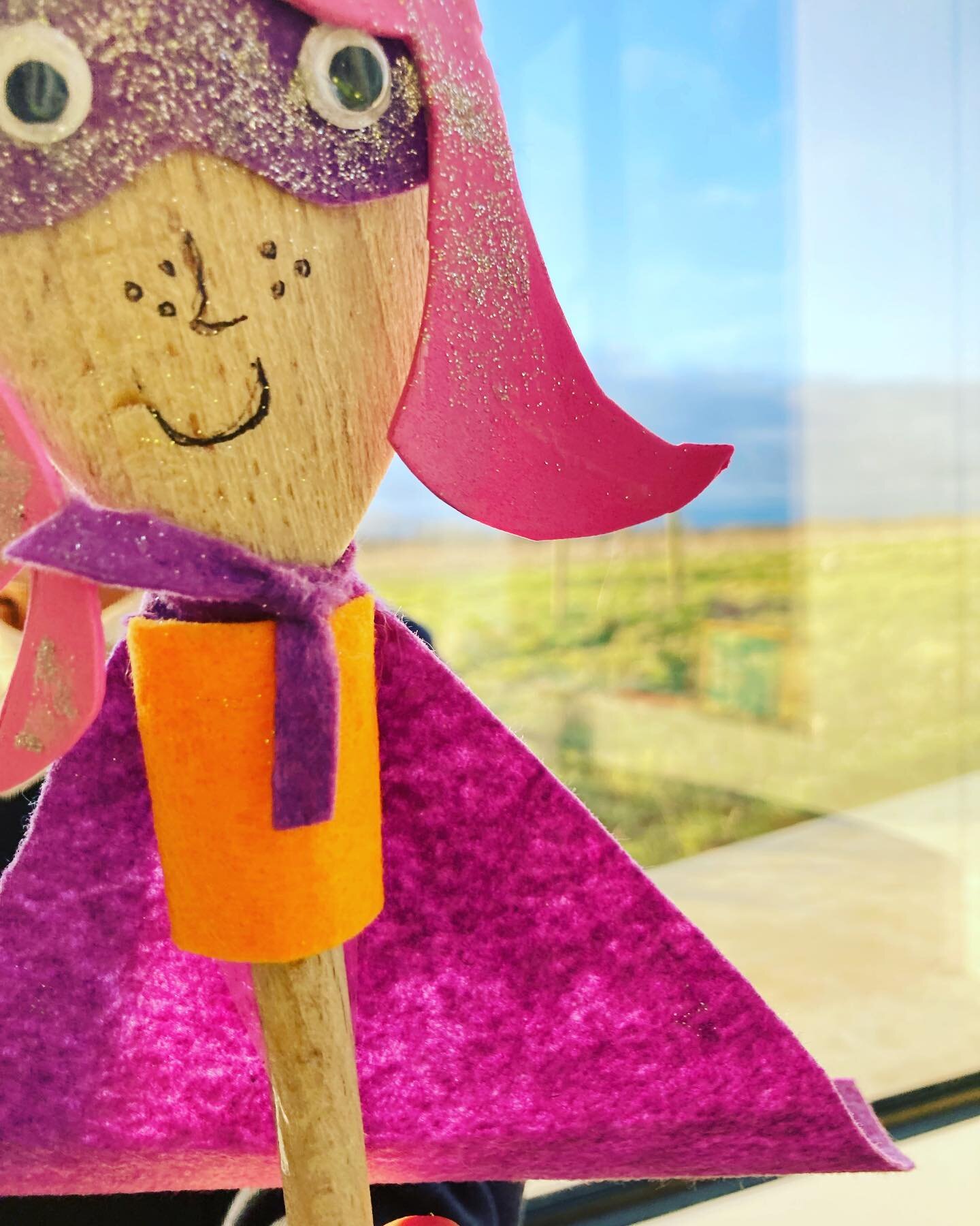 A SuperDaisy wooden spoon for #worldbookday 

Loved making this with my little one &hellip; doesn&rsquo;t she look SUPER!!

@harpercollinsch 
@rebeccacsmithwriter 
@zoemop 
@officiallittleprincesstrust 

#woodenspoons