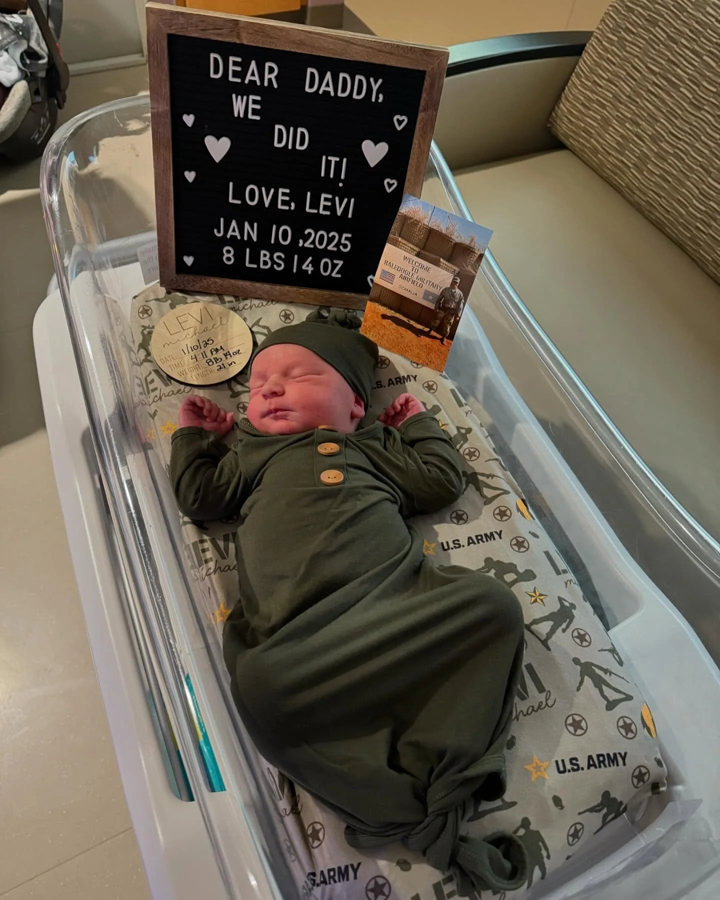 ✨Birth Story✨Levi Michael (Daddy&rsquo;s middle name)✨ January 10, 2025✨We now have a 4, 3, 1 and newborn and our family is complete! 🥰 And here starts the battle of &lsquo;&rsquo;slow time down with my last baby, but we want it to go fast because w