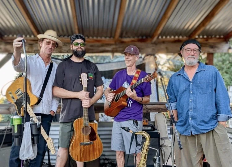 Live Music - Love the Present (Indie/Reggae)