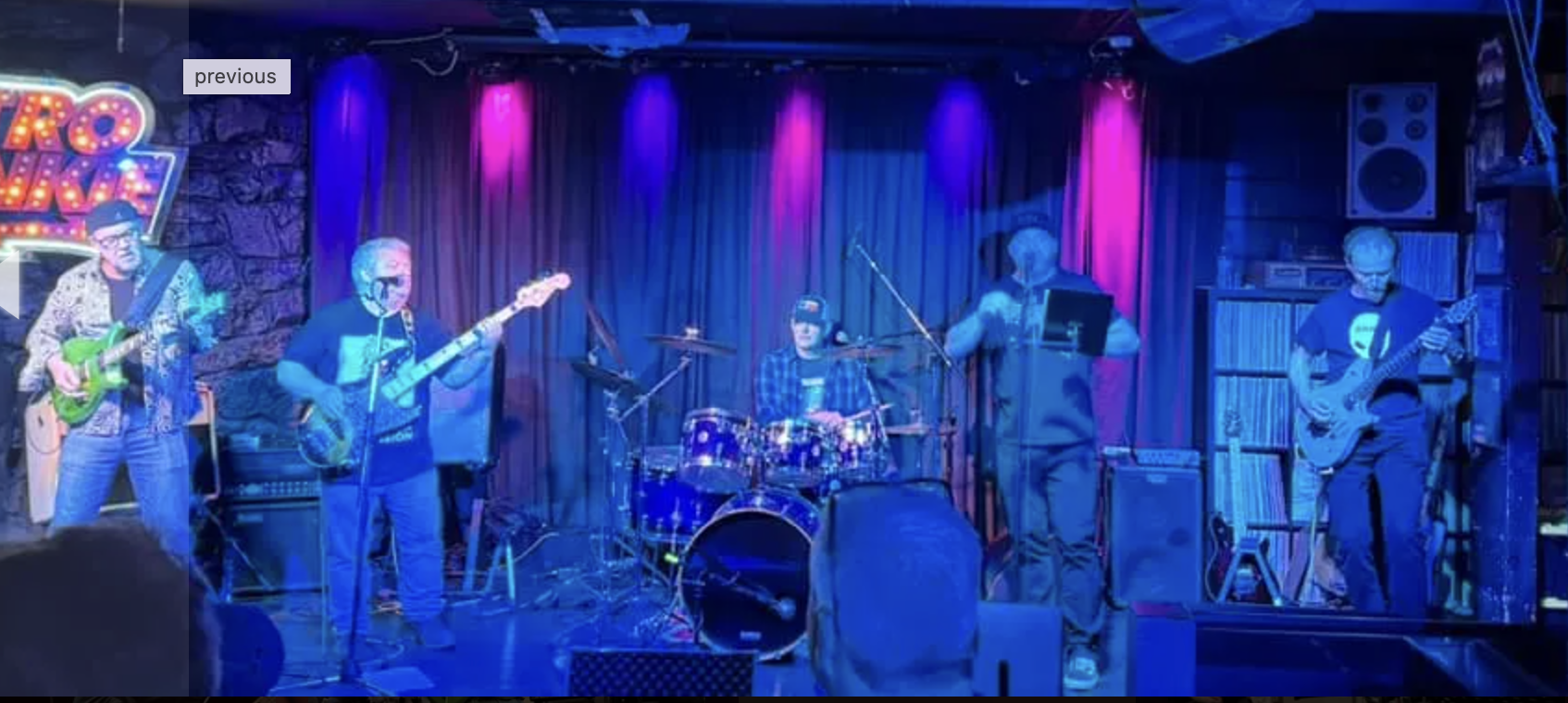 Live Music - The Headless Barbies 