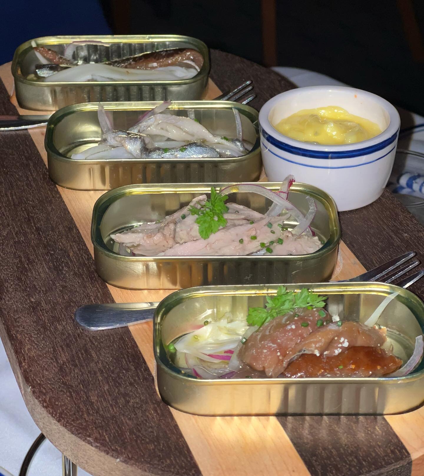 Tinned fish with cold glass of champagne to start please!

Reservations:  DINNER &mdash; Weds-Sun and SUNDAY BRUNCH on Resy.  Bar first come, first served.  Private dining room, email info@dearjanesla.com
.
.
.
.
.
#oldhollywood #oldschool #dearjanes