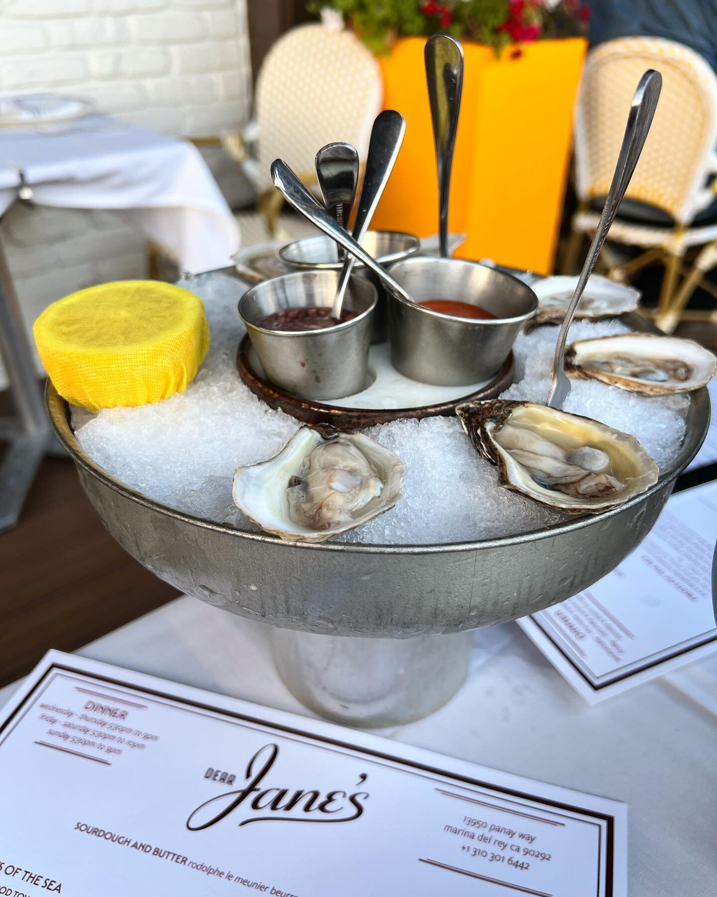 Taking advantage of the oyster weather 🦪 

Reservations:  DINNER &mdash; Weds-Sun and SUNDAY BRUNCH on Resy.  Bar first come, first served.  Private dining room, email info@dearjanesla.com
.
.
.
.
.
#oldhollywood #oldschool #dearjanes #marinadelrey 