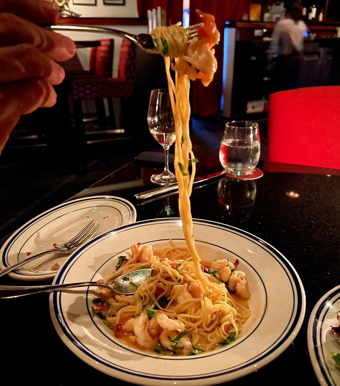 Shrimp scampi pasta 🍝 

Reservations:  DINNER &mdash; Weds-Sun and SUNDAY BRUNCH on Resy.  Bar first come, first served.  Private dining room, email info@dearjanesla.com
.
.
.
.
.
#oldhollywood #oldschool #dearjanes #marinadelrey #dearjane #dearjane