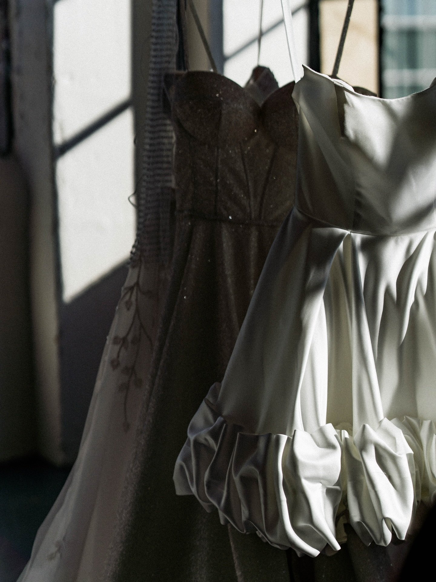 You don&rsquo;t have to know the dress.
You only have to know yourself.
We help you choose what feels true to you.

That&rsquo;s the Duchess difference.