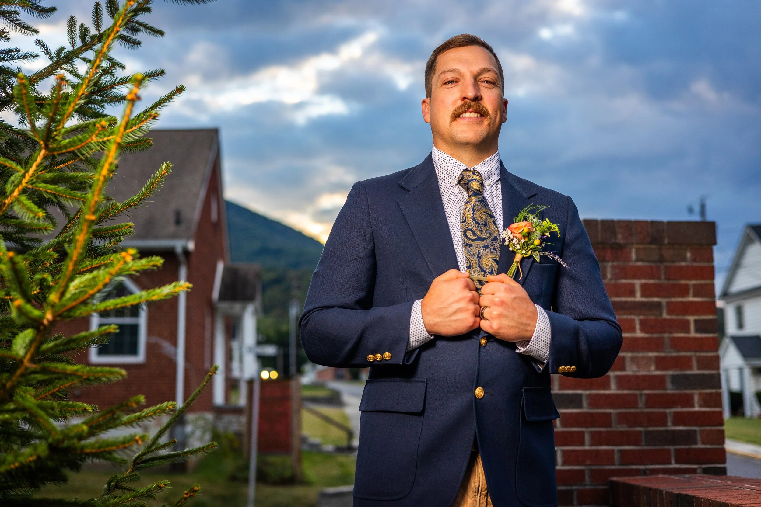 Groom all smiles in Pearisburg