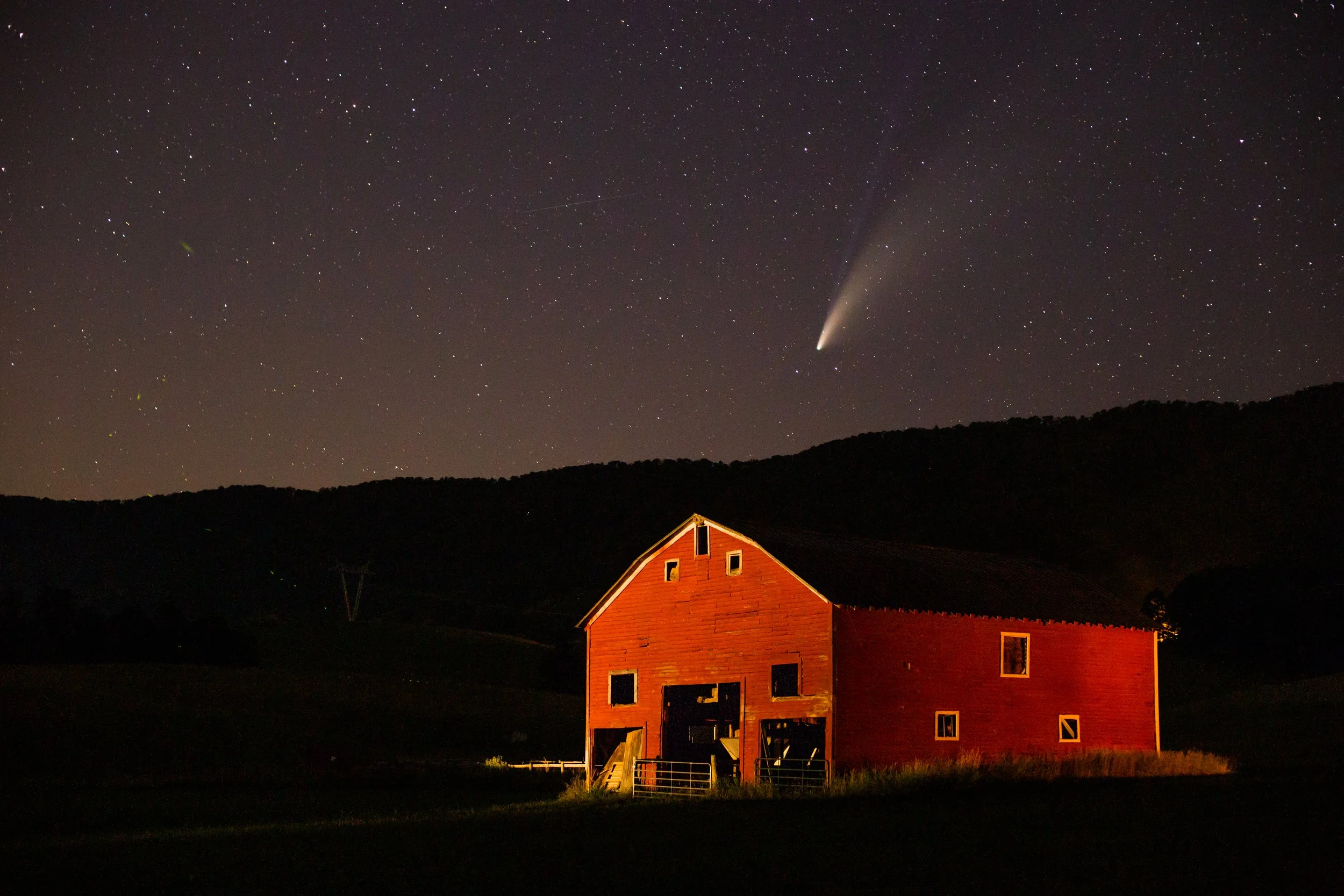 Another Comet, another view with the red barn. Taken in 2020.