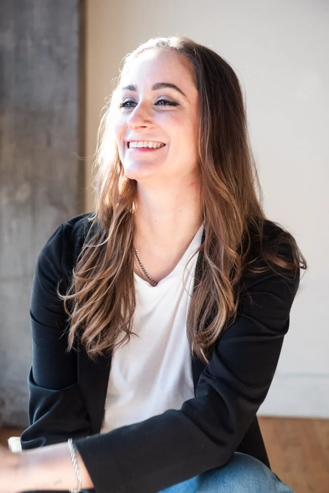 Licensed therapist in Chicago for chronic stress. Therapist for burnout in Lakeview