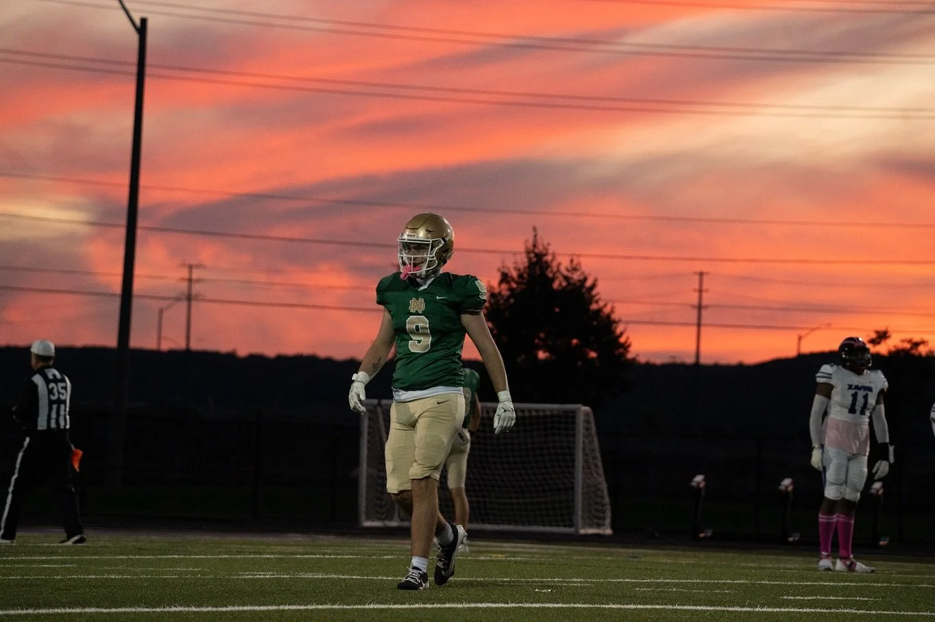 Football under the lights!! Incredible play @noahgroulxx_  #9 ❤️. Go Irish!  @ndirish_ftbl @ndathletics_hcdsb  Thanks for the 📷 Tosha Freitag