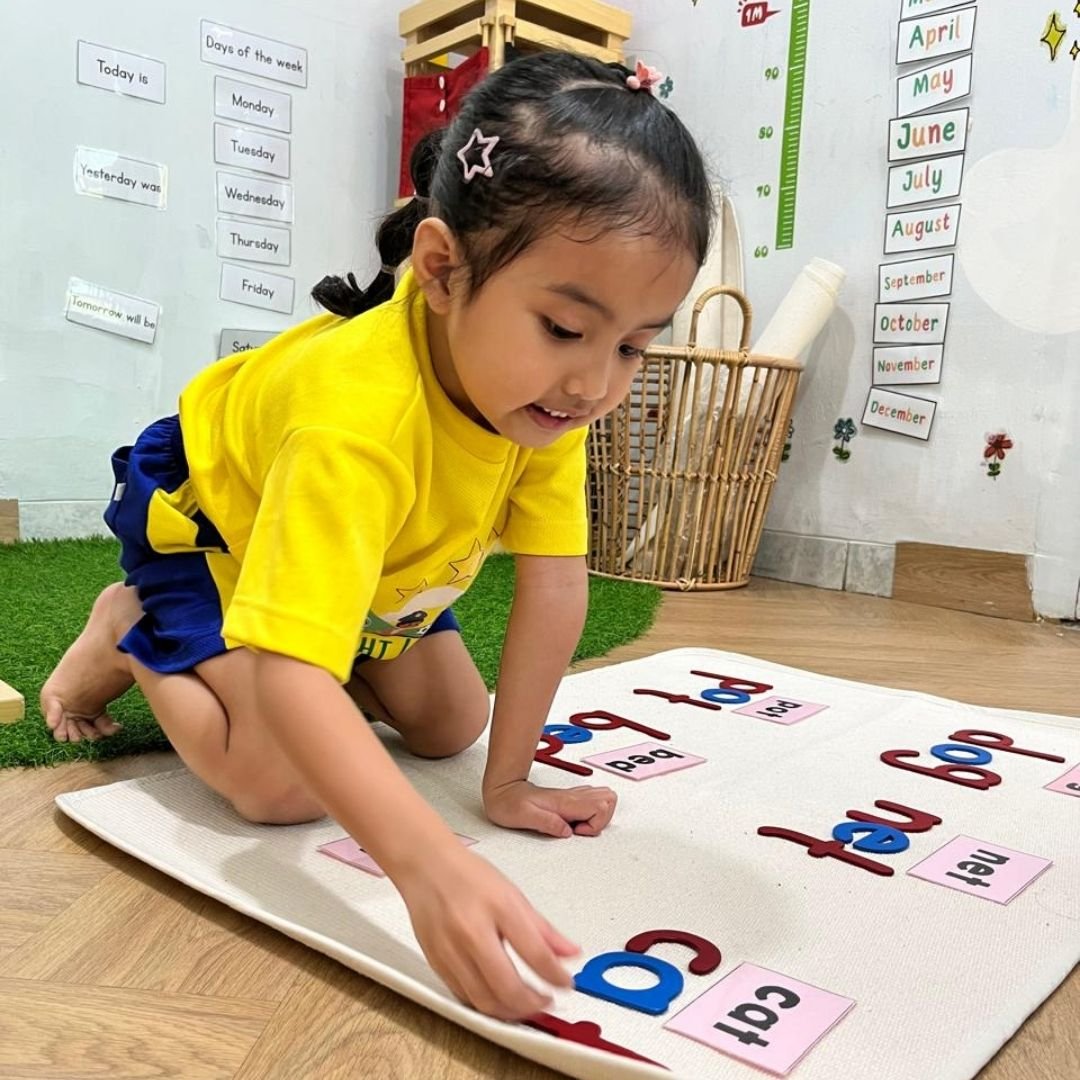 montessori & EYLF in bright little stars preschool kemang & BSD