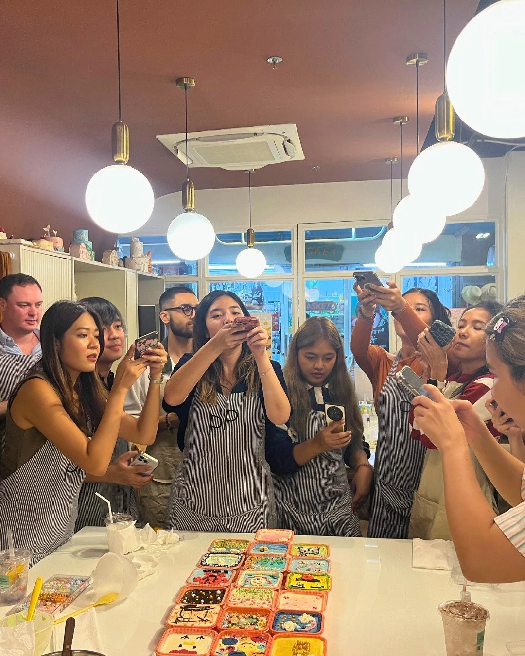 Strong campaigns start with a strong team.
ㅤ
From strategy sessions to creative challenges, we build trust through teamwork. This cake-decorating activity was one sweet reminder.
ㅤ
Link in bio to work with a team that delivers.
ㅤ
#Adfinity #AdfinityA