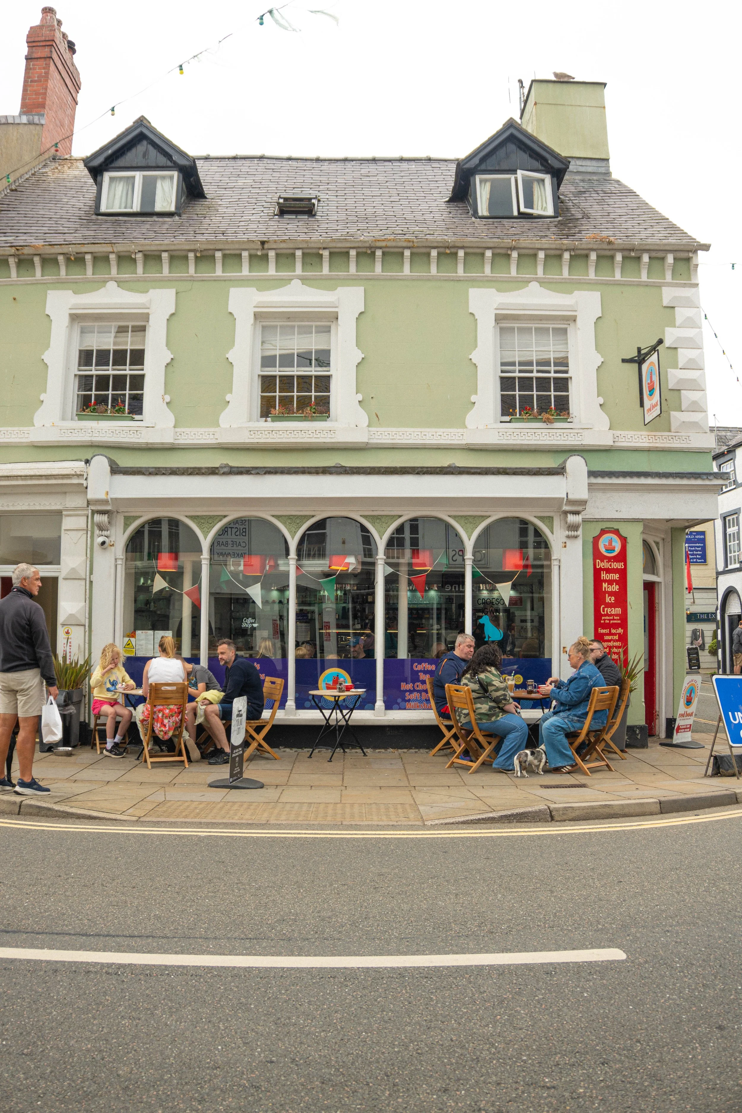 Red Boat Ice Cream Parlour