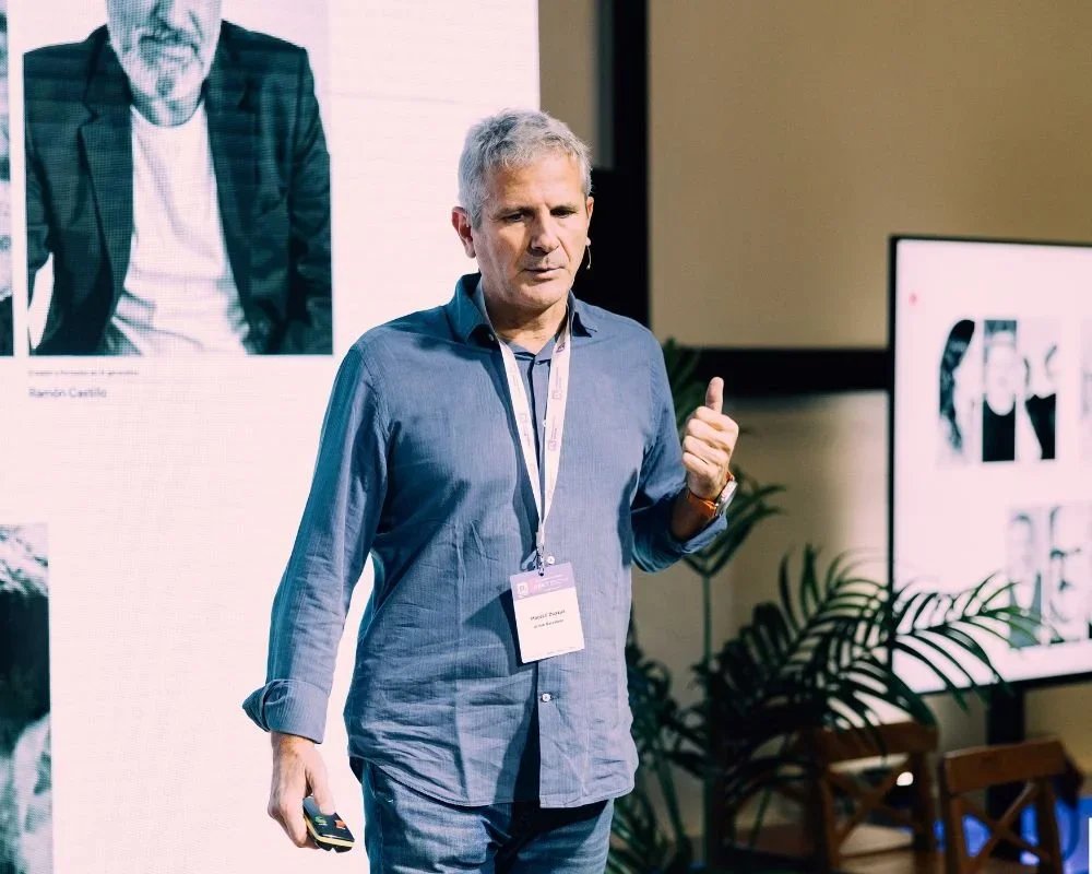 Os especialistas em Martech defendem o equilíbrio entre tecnologia, criatividade e valor humano.