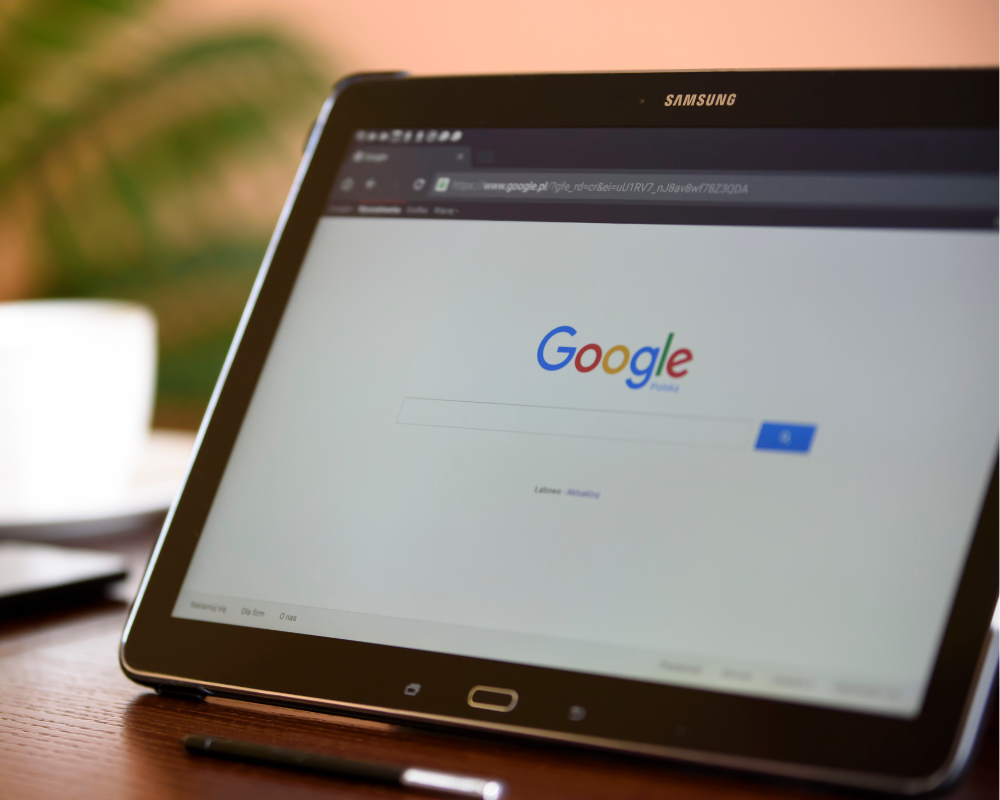 A Comissão Europeia abre uma investigação à Google pela utilização de conteúdos online no treino da sua inteligência artificial