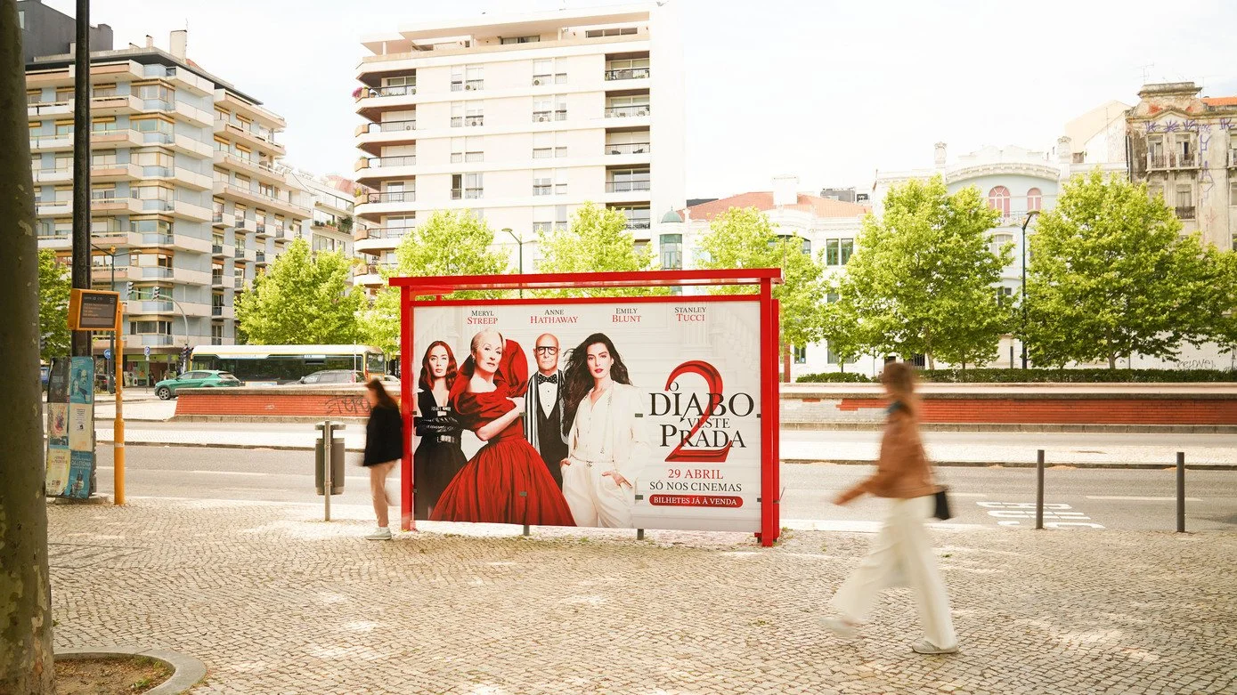 JCDecaux transforma as ruas de Lisboa no cenário de “O Diabo Veste Prada 2”