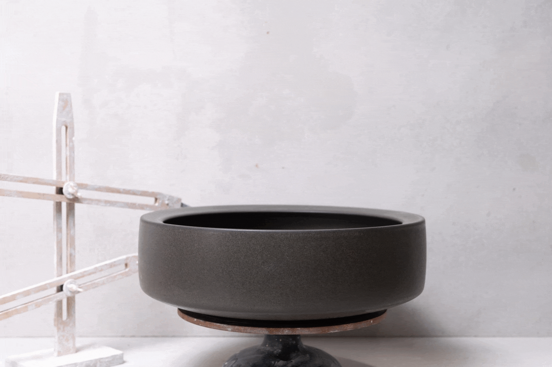 3050-handmade-ceramic-hand-basin-lindsey-wherrett-001b.gif